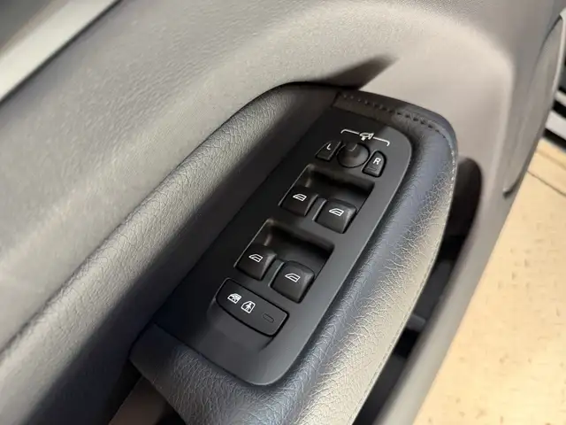 Volvo XC60 view 26