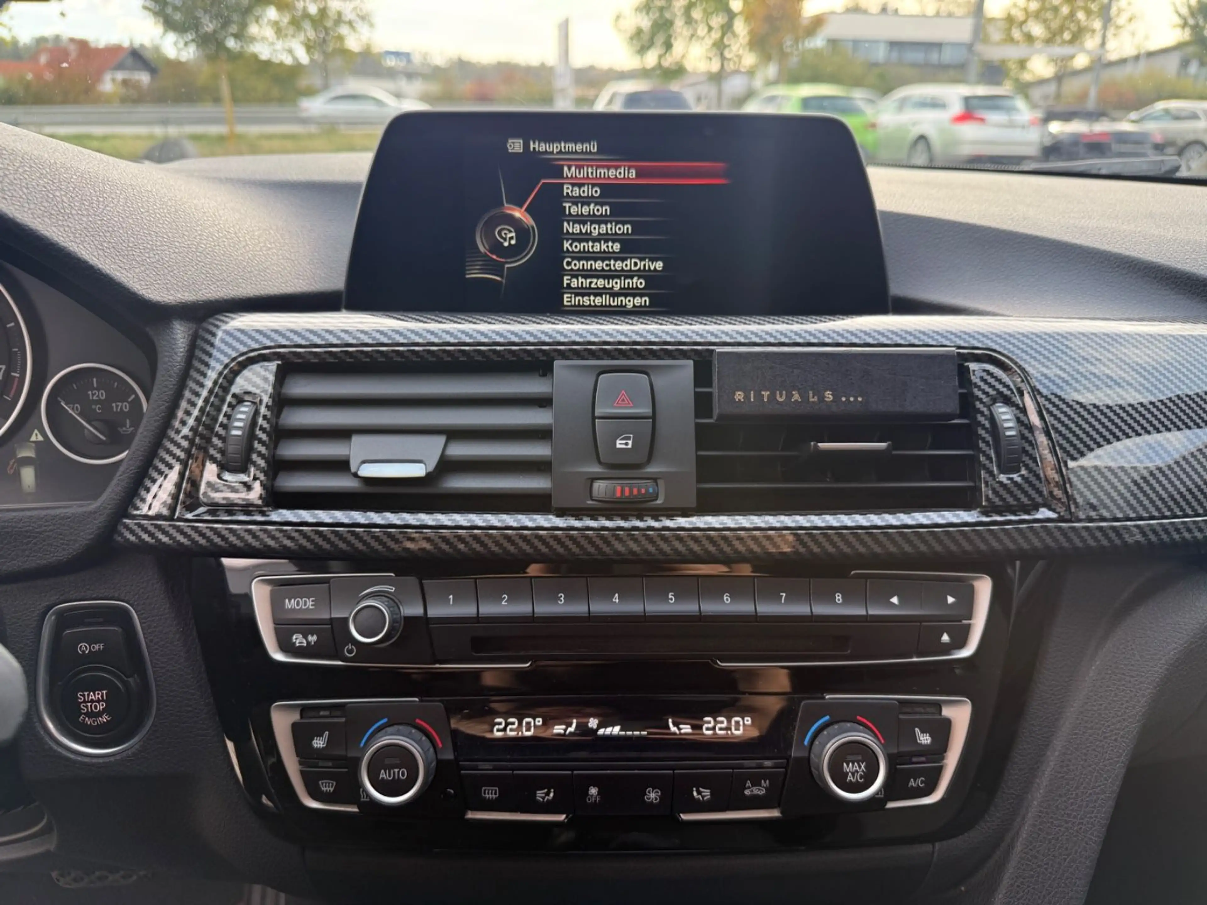 BMW 318 i Touring Sport Line*LED*HuD*Automatik* — photo 13