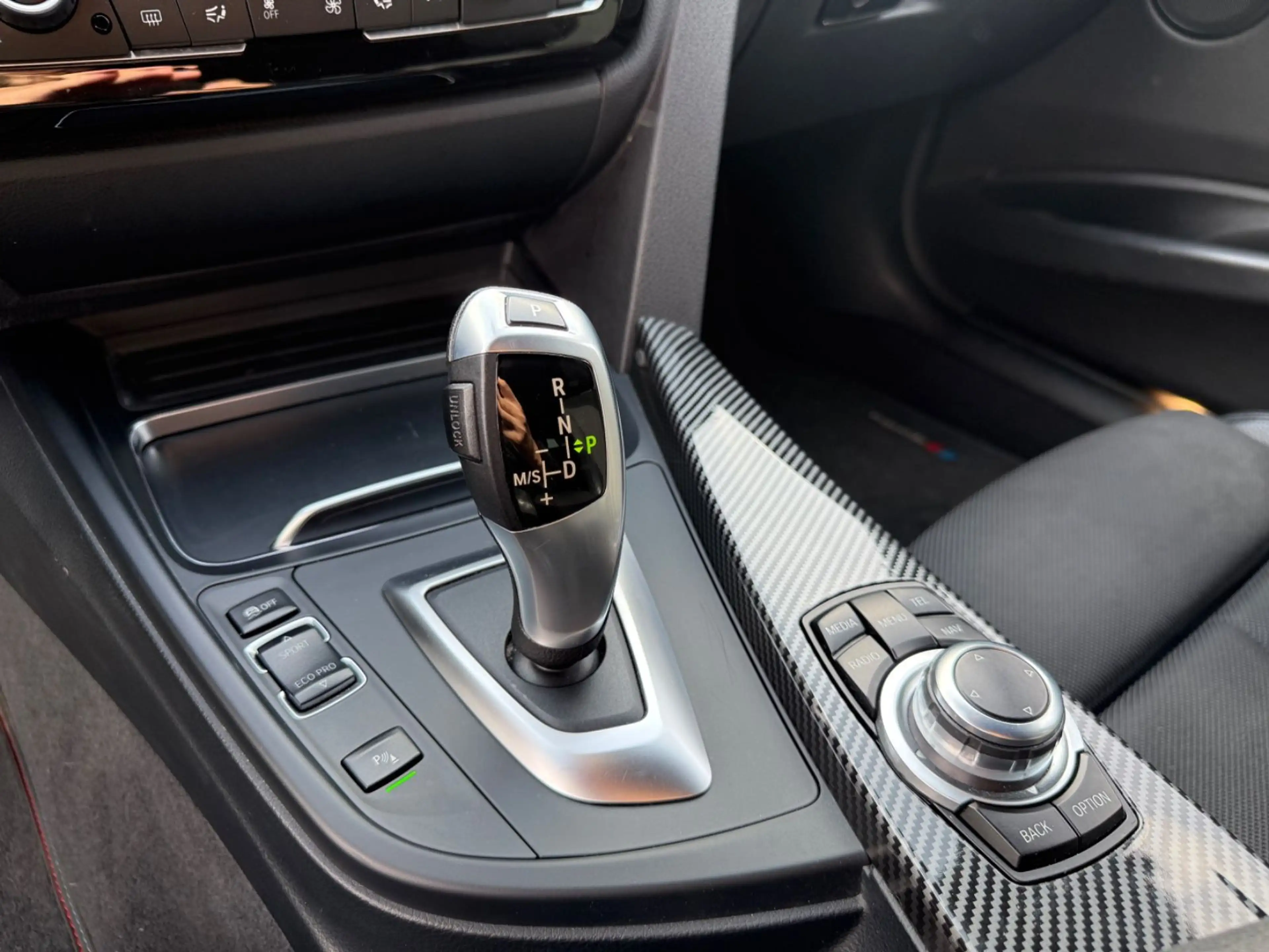 BMW 318 i Touring Sport Line*LED*HuD*Automatik* — photo 15