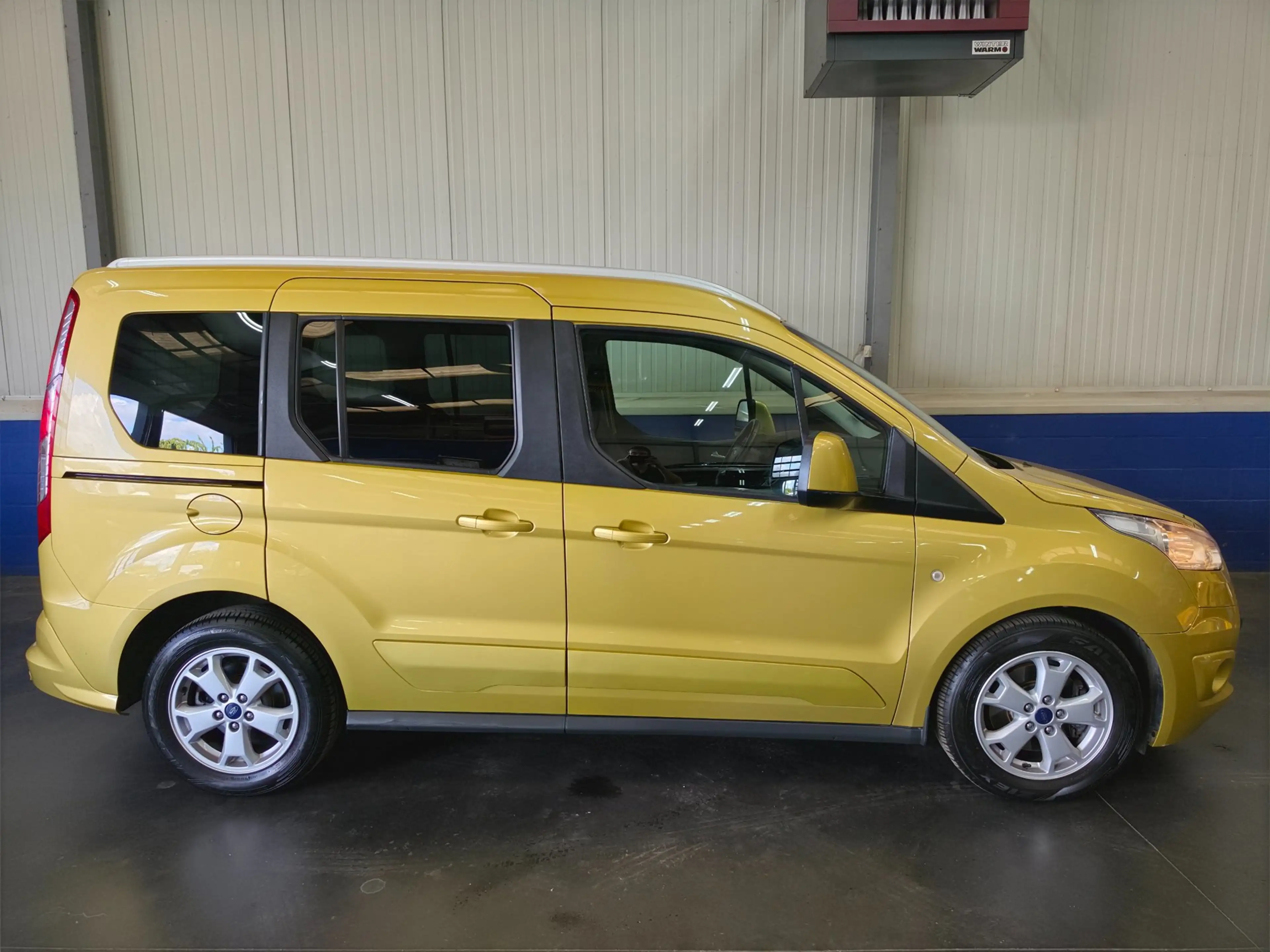Ford Tourneo Connect Compact 1.0 Titanium — photo 4