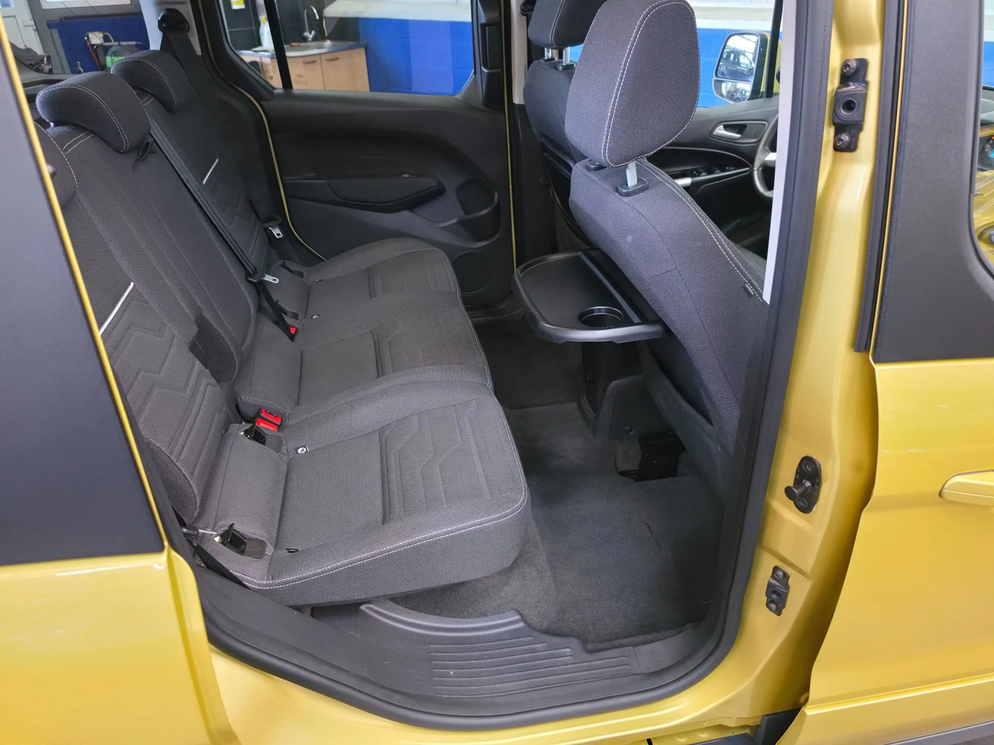 Ford Tourneo Connect Compact 1.0 Titanium — photo 11