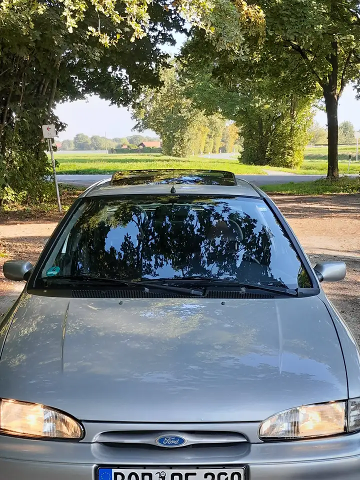 Ford Mondeo GLX, foto 2