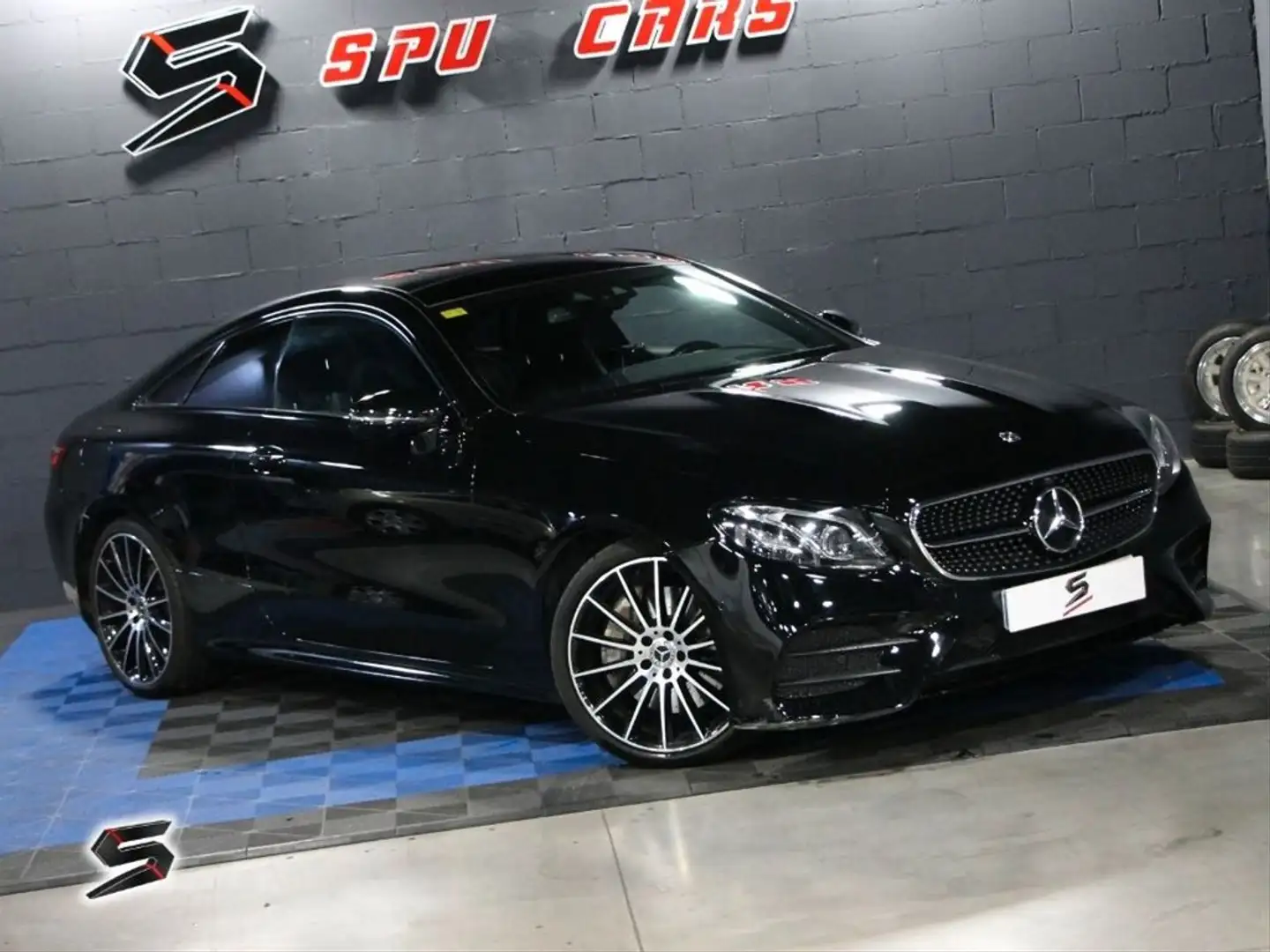 Mercedes-Benz E 300 Coupe Noir - 2