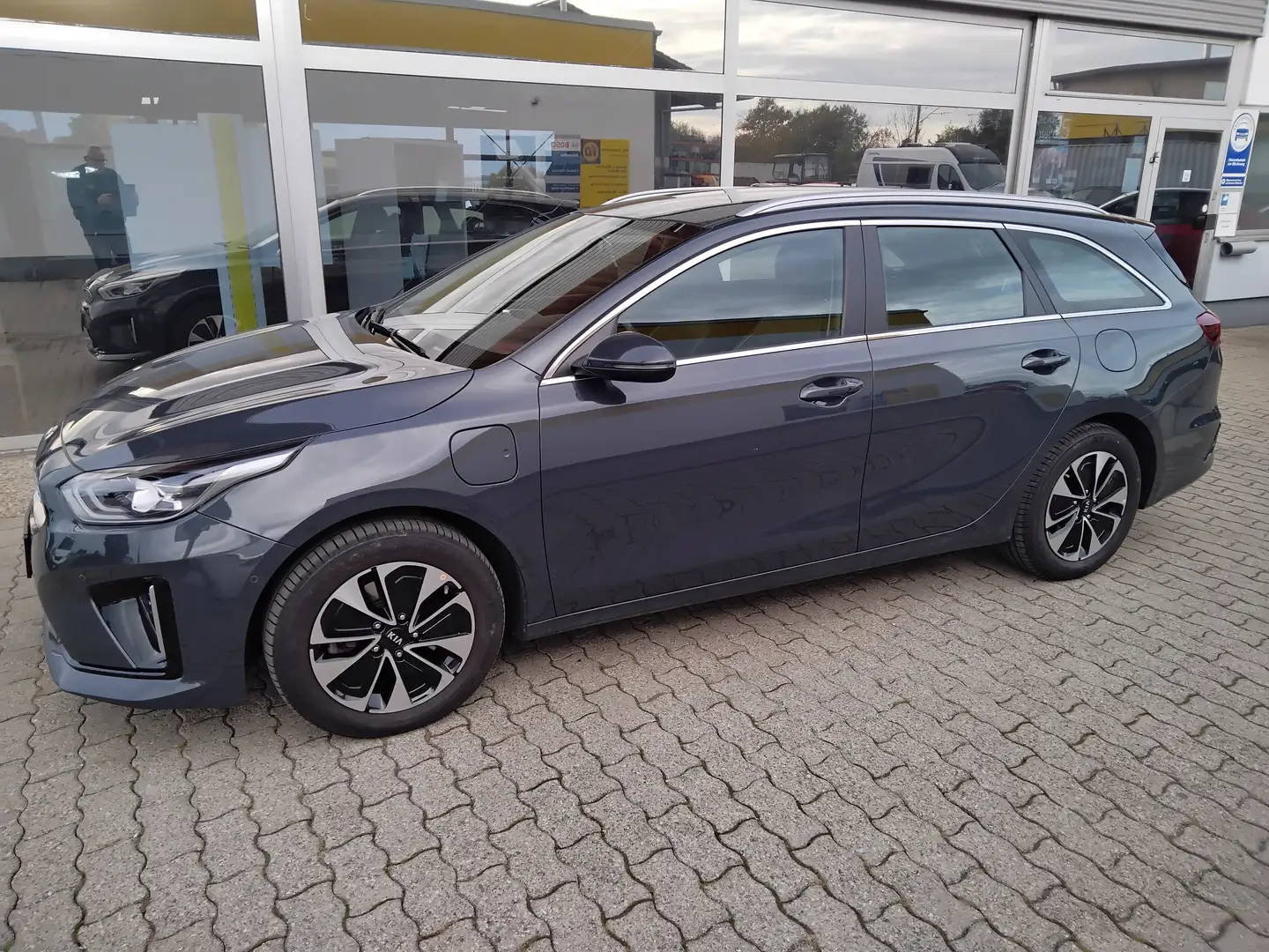 Kia Ceed SW / cee'd SW Plug-in Hybrid Spirit Grau - 1