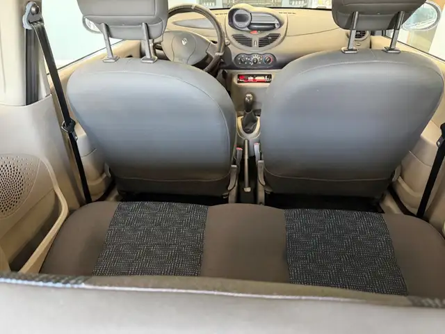 Renault Twingo view 11
