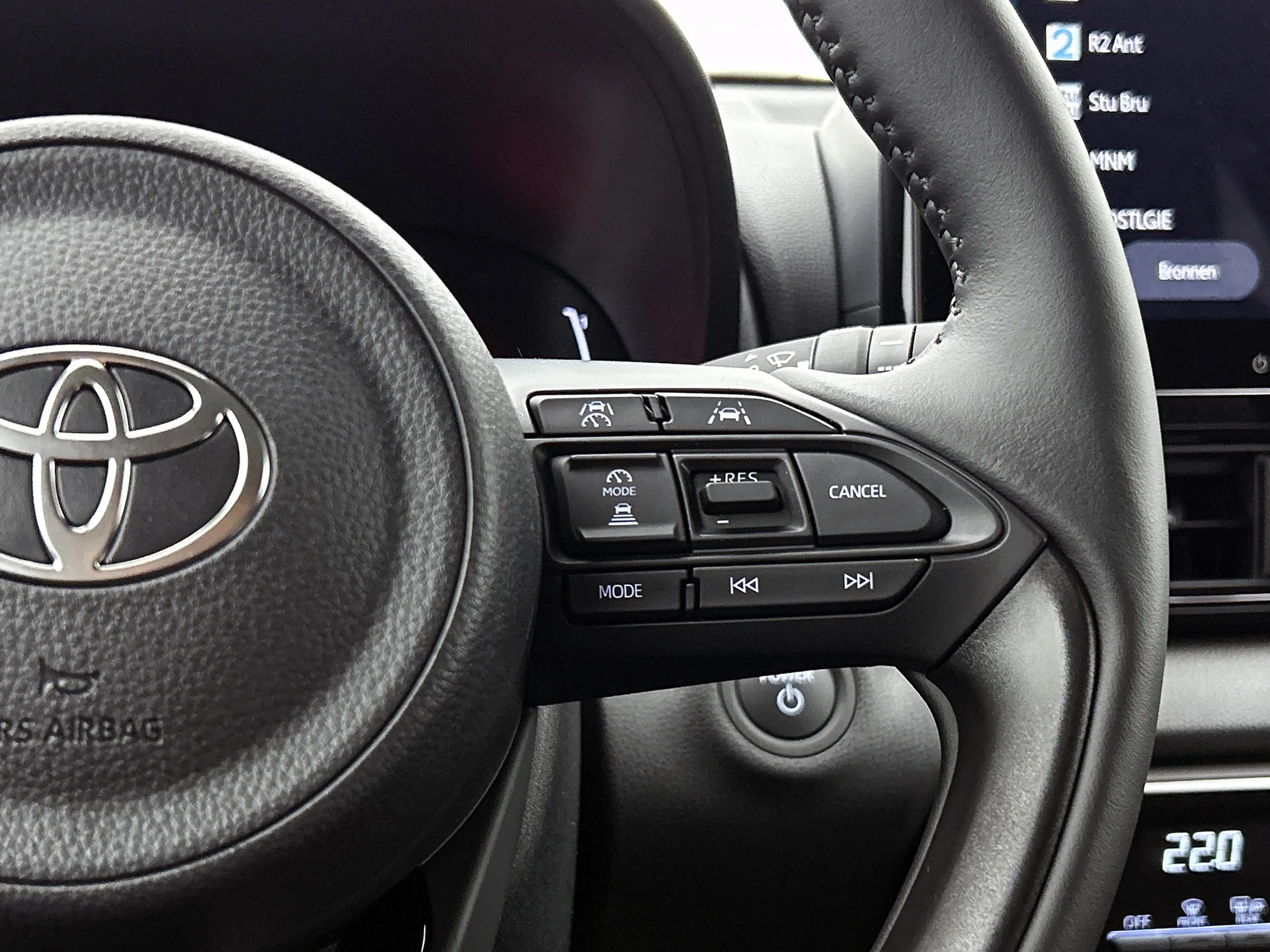 Toyota Yaris 1.5 Hybrid 115 Dynamic 3600,- voordeel!| Carplay | — photo 15