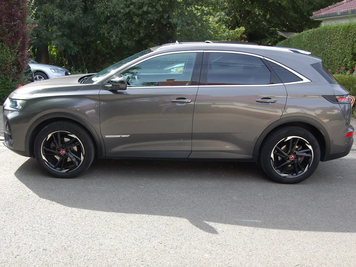 DS Automobiles DS 7 Crossback DS 7 CROSSBACK 1.5 BlueHDi Performance Lin (EU6.3) Grau - 1