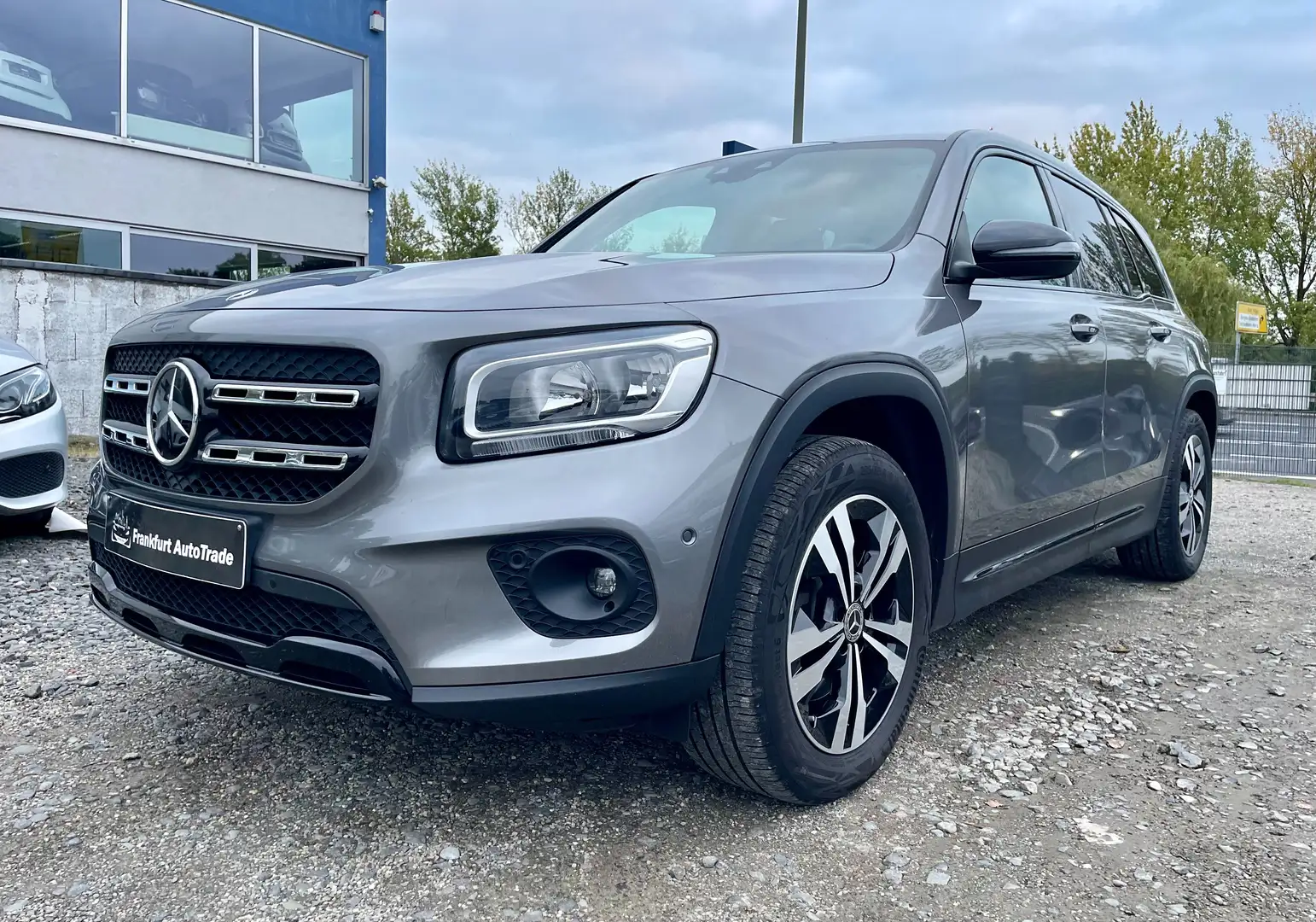 Mercedes-Benz GLB 200 GLB 200d*MEMORY*VOLLLEDER*WIDE DISPLAY*MBUX*TOTWIN Grau - 1