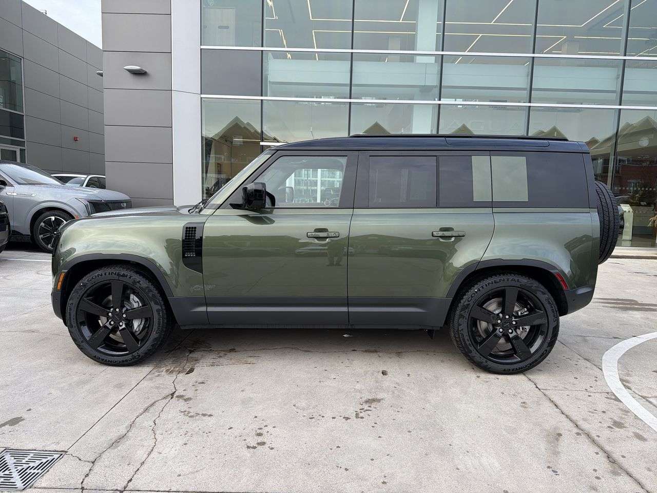 2026 Land Rover Defender 110 P300 S — снимка 1