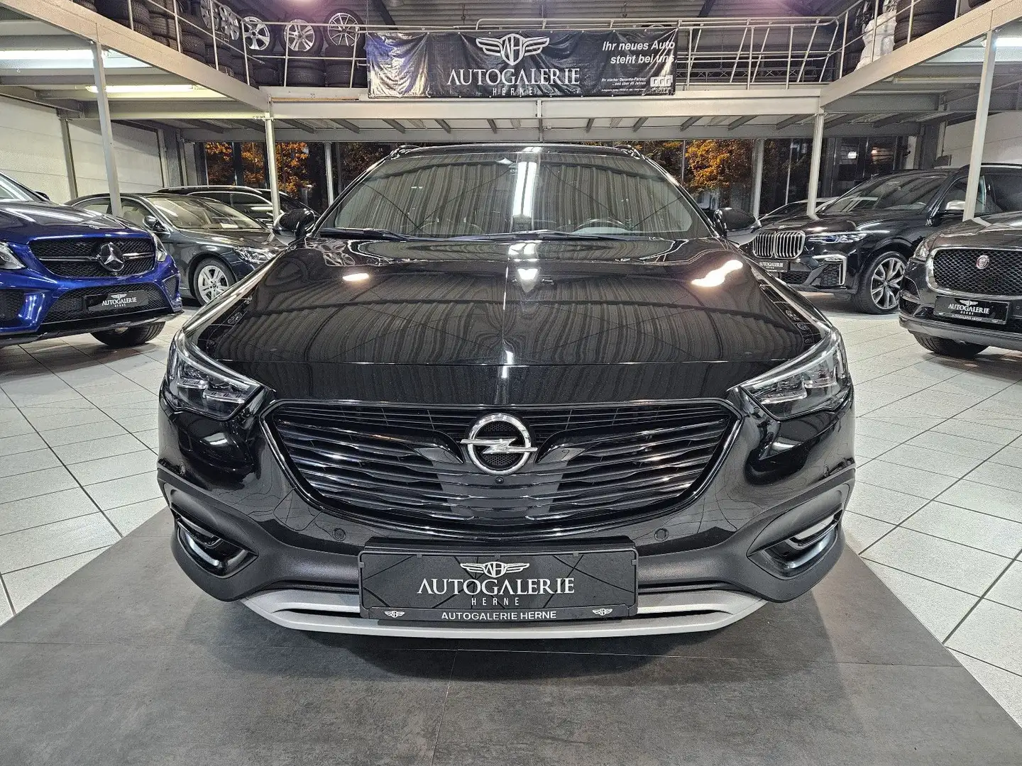 Opel Insignia B Country Tourer 4x4*PAN*HUD*VOLLLLLLLL Zwart - 2
