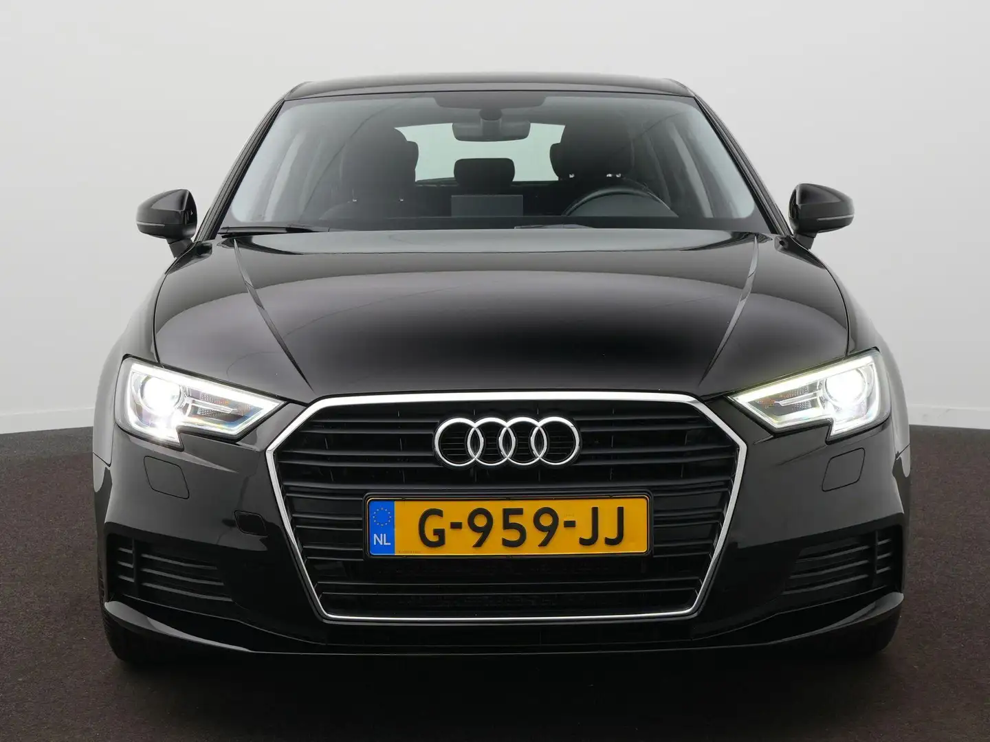 Audi A3 Sportback 30 TFSI Pro Line | Cruise | Navi | Xenon Zwart - 2