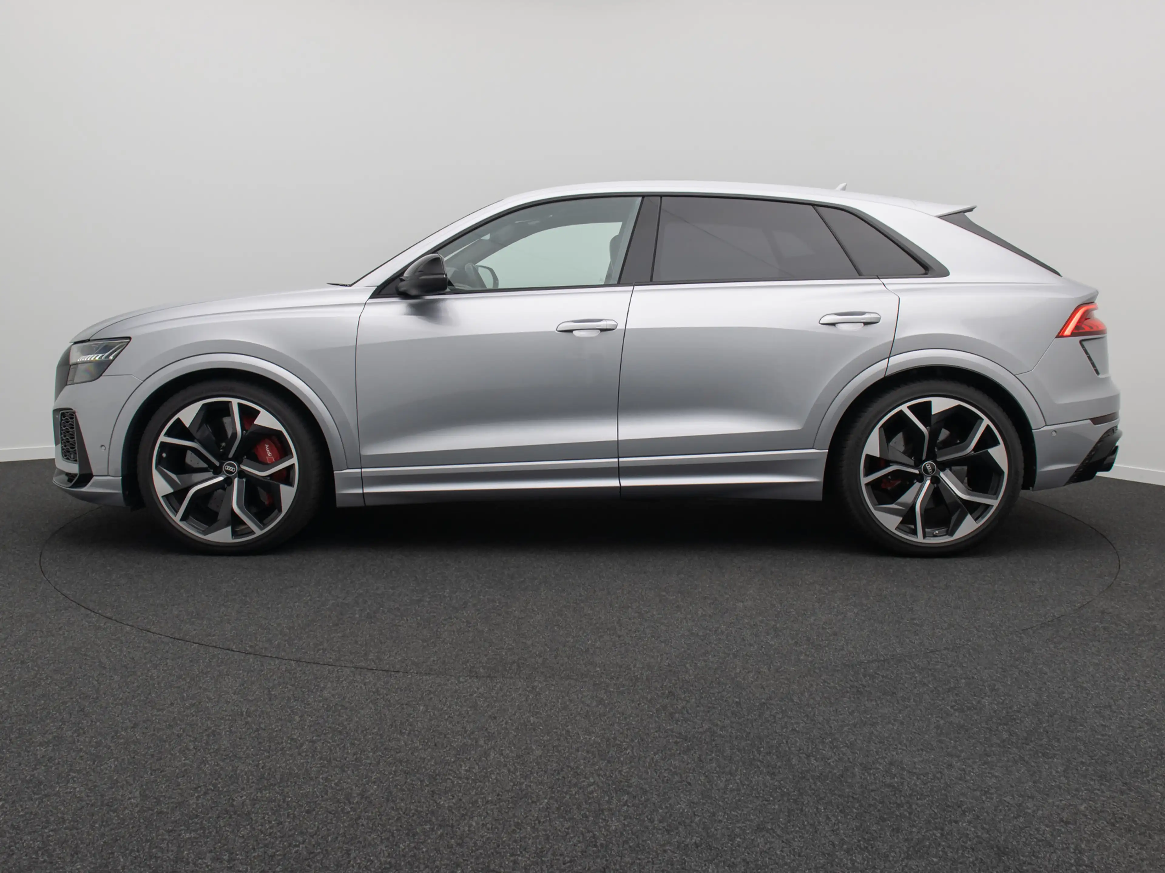 Audi RS Q8 4.0 TFSI Panorama 360° HUD B&O VOLL 23Zoll — photo 11