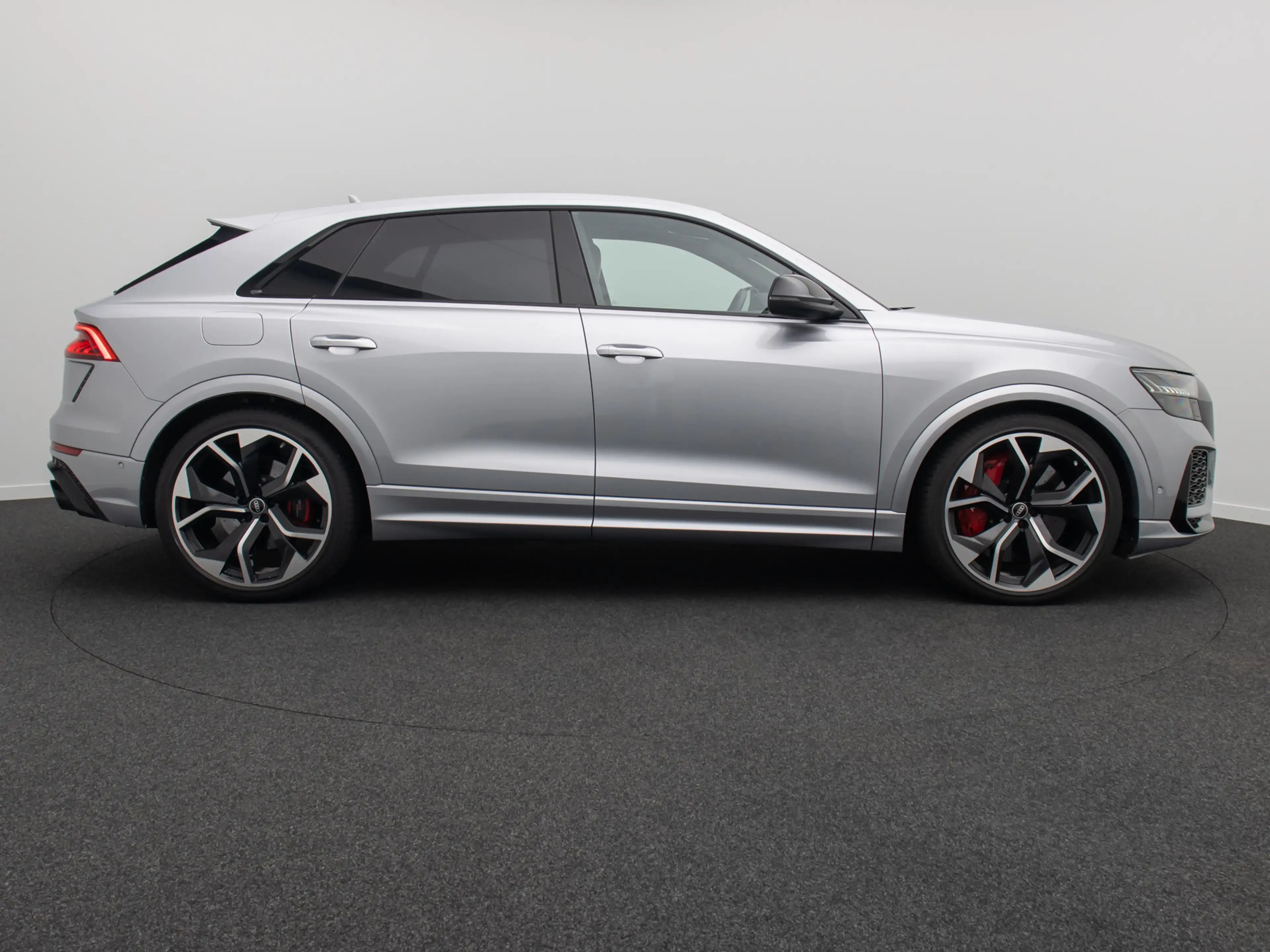 Audi RS Q8 4.0 TFSI Panorama 360° HUD B&O VOLL 23Zoll — photo 5