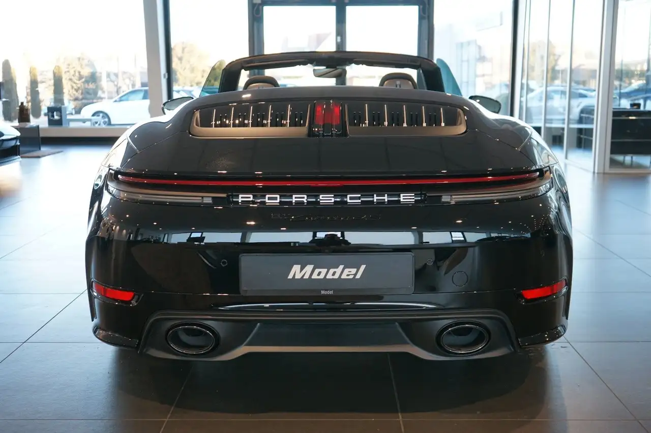 Porsche 992 .2 Carrera 4S Cabrio | SportDesign | 18-Wege 9