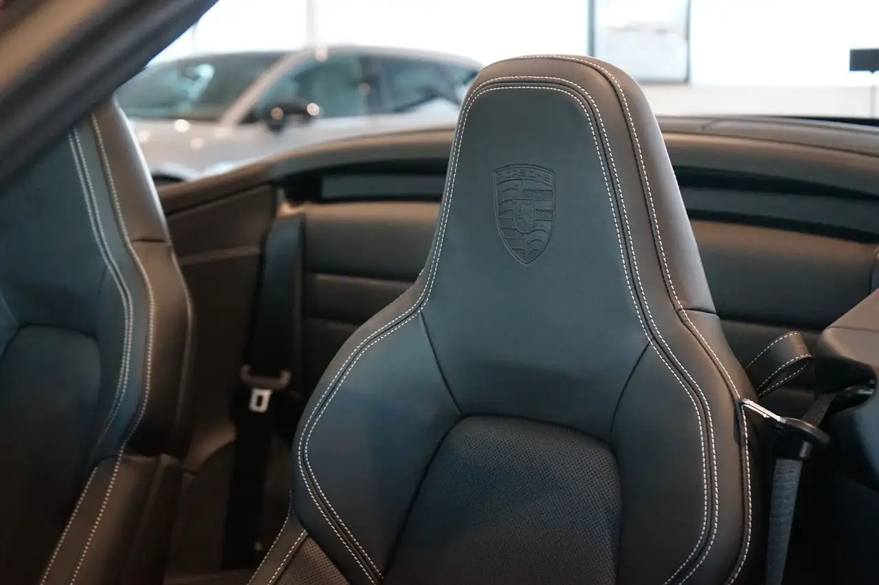 Porsche 992 .2 Carrera 4S Cabrio | SportDesign | 18-Wege 16