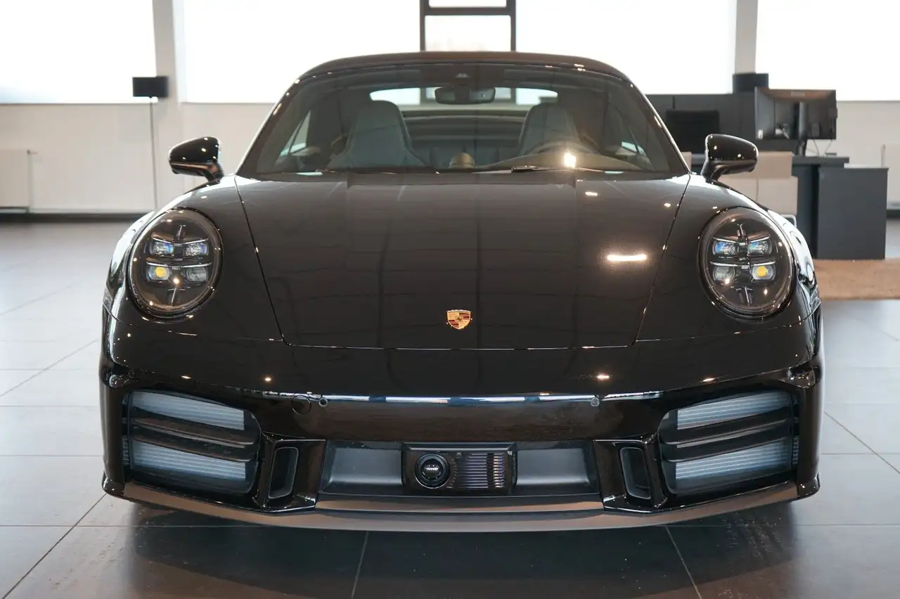 Porsche 992 .2 Carrera 4S Cabrio | SportDesign | 18-Wege 5