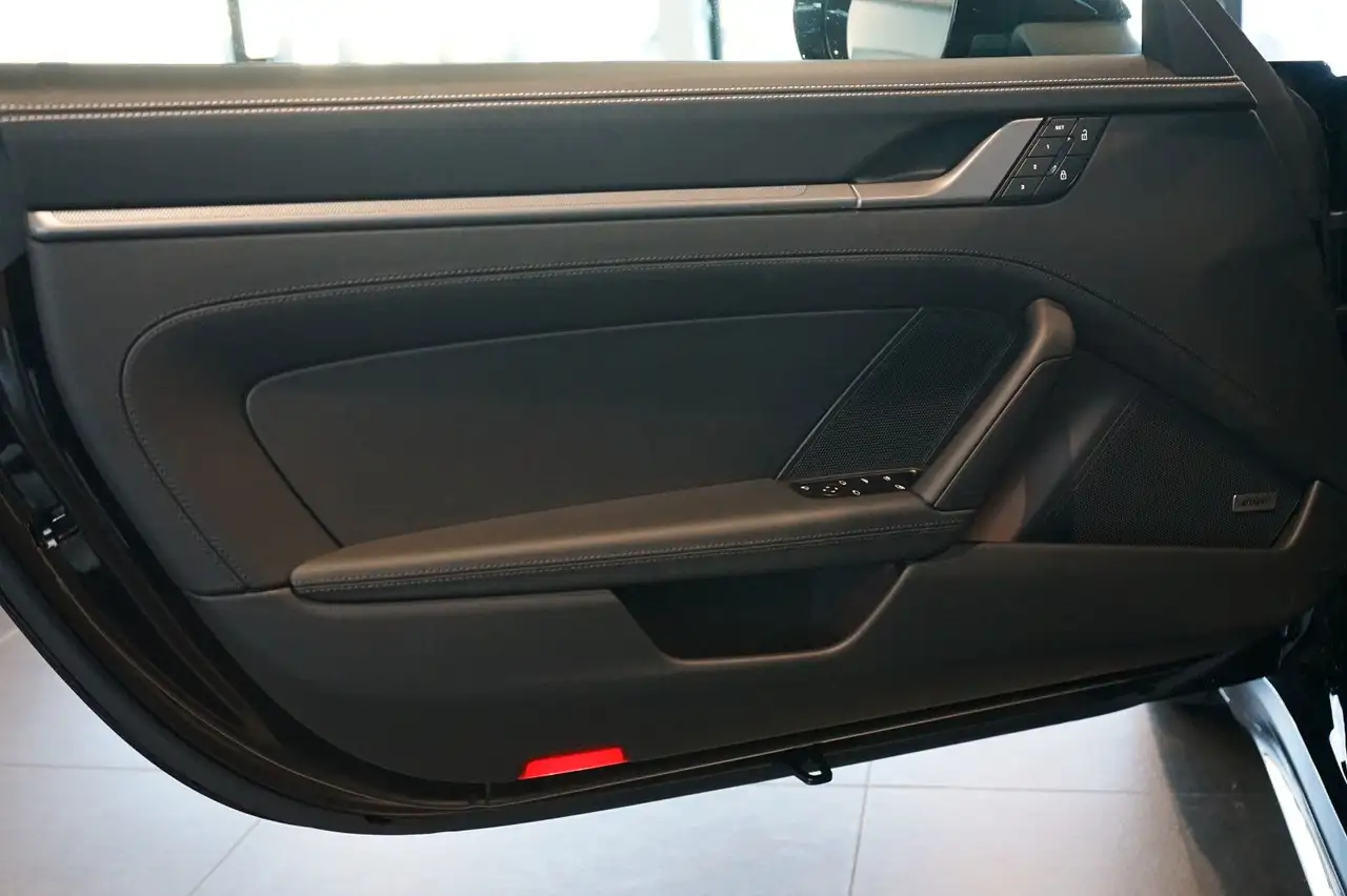 Porsche 992 .2 Carrera 4S Cabrio | SportDesign | 18-Wege 12