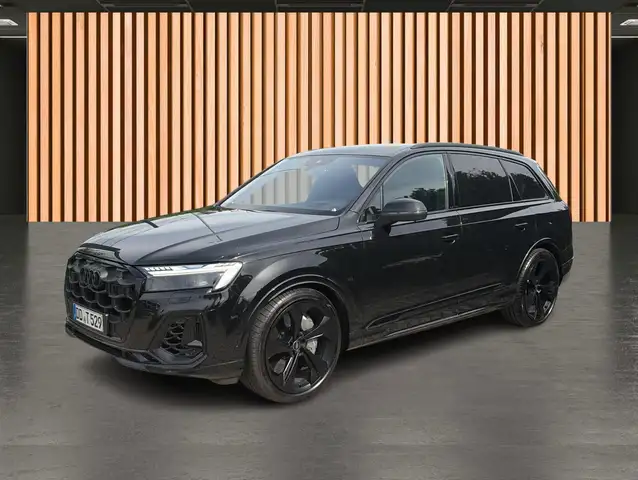 Audi SQ7 view 2