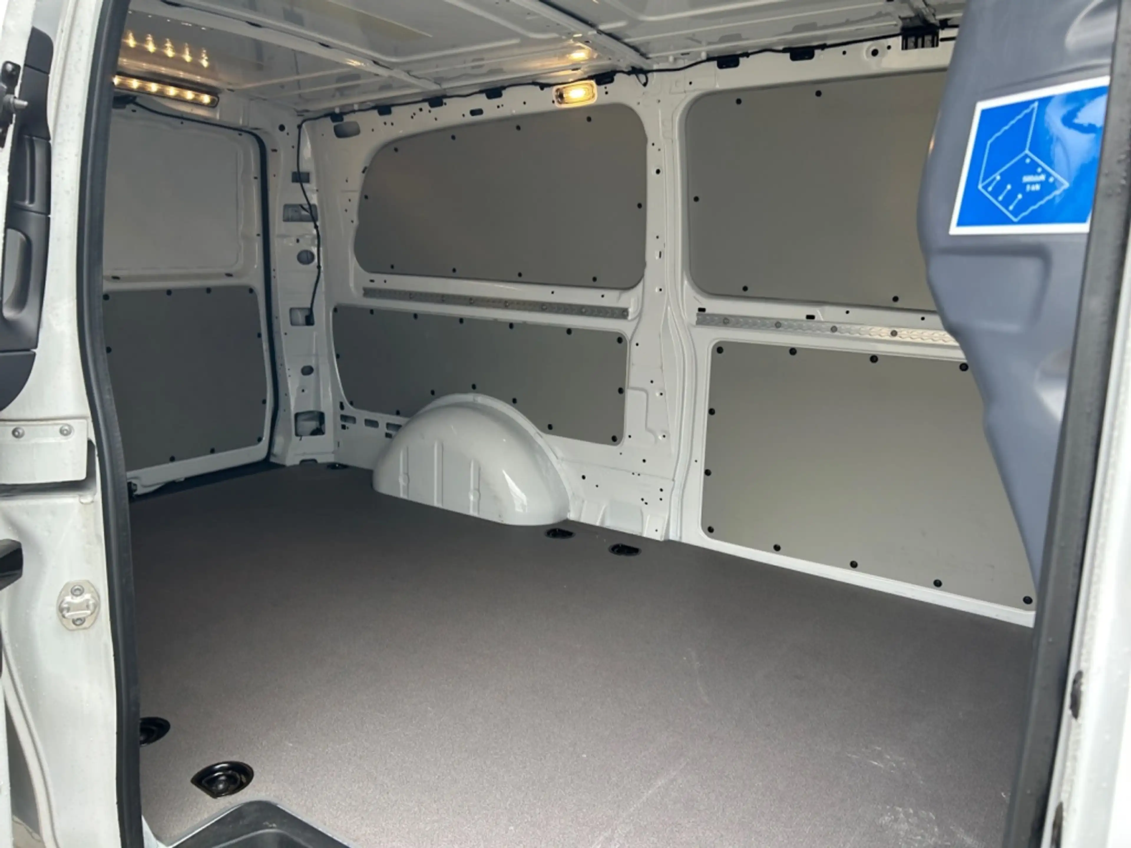 Mercedes-Benz Vito 116 CDI Kasten Extralang MBUX*KAM*KLIMA*AHK — photo 13