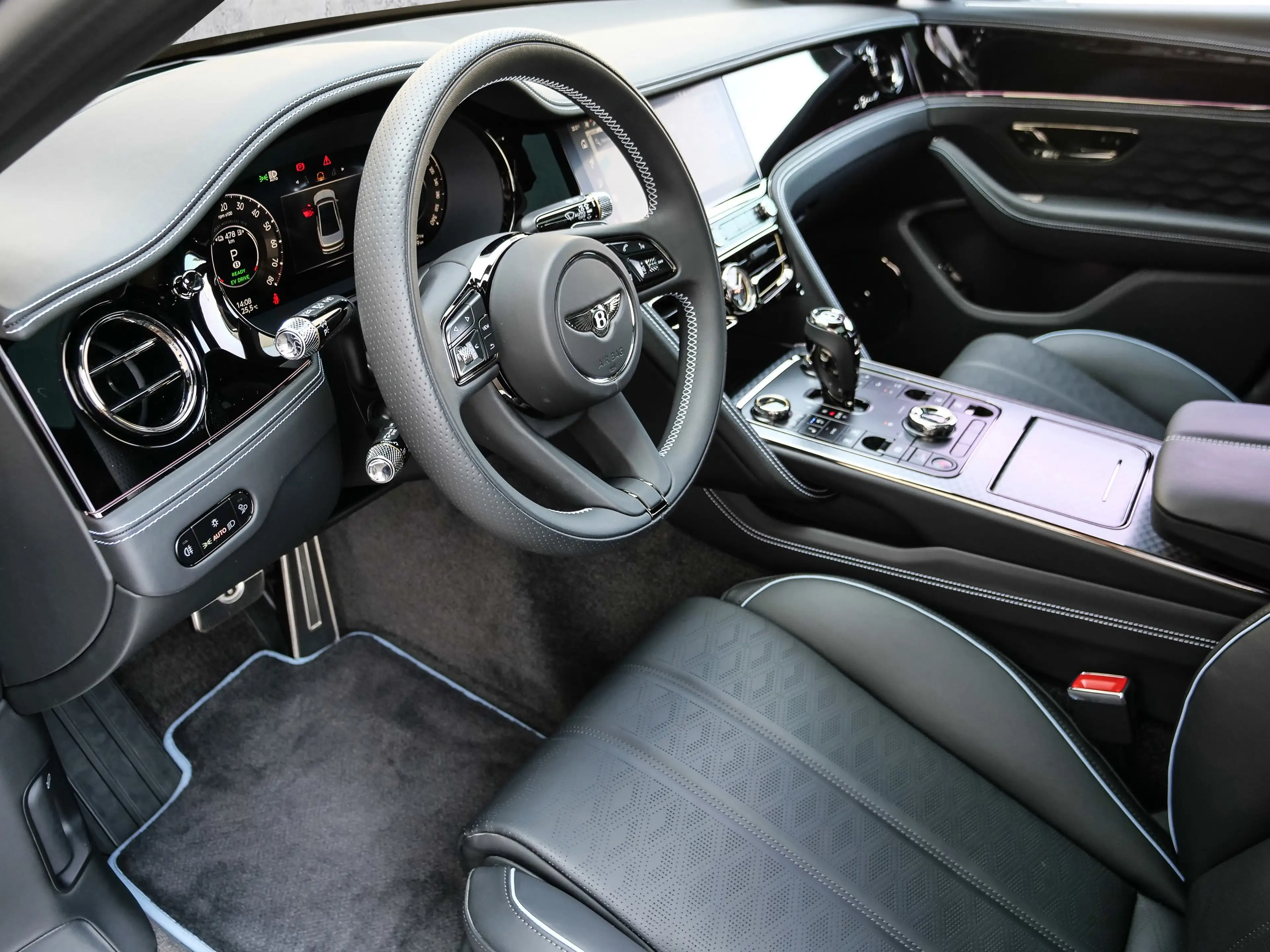 Bentley Flying Spur Speed Rear Entertainment, Dark Chrome — photo 15