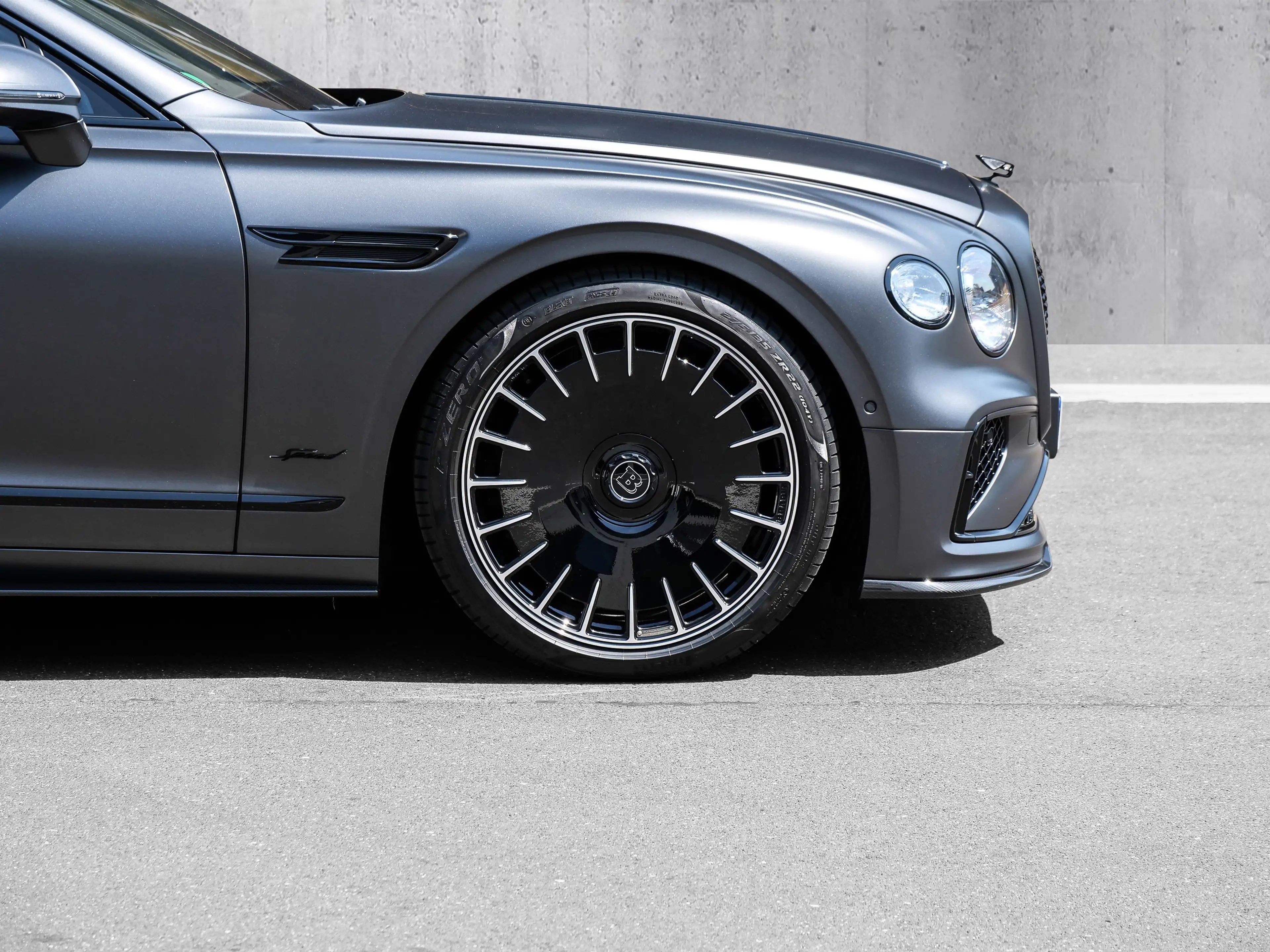 Bentley Flying Spur Speed Rear Entertainment, Dark Chrome — photo 9