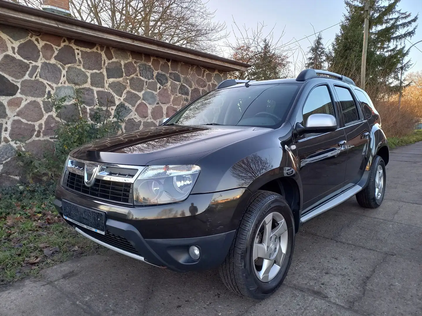 Dacia Duster I Laureate 4x4 Braun - 1