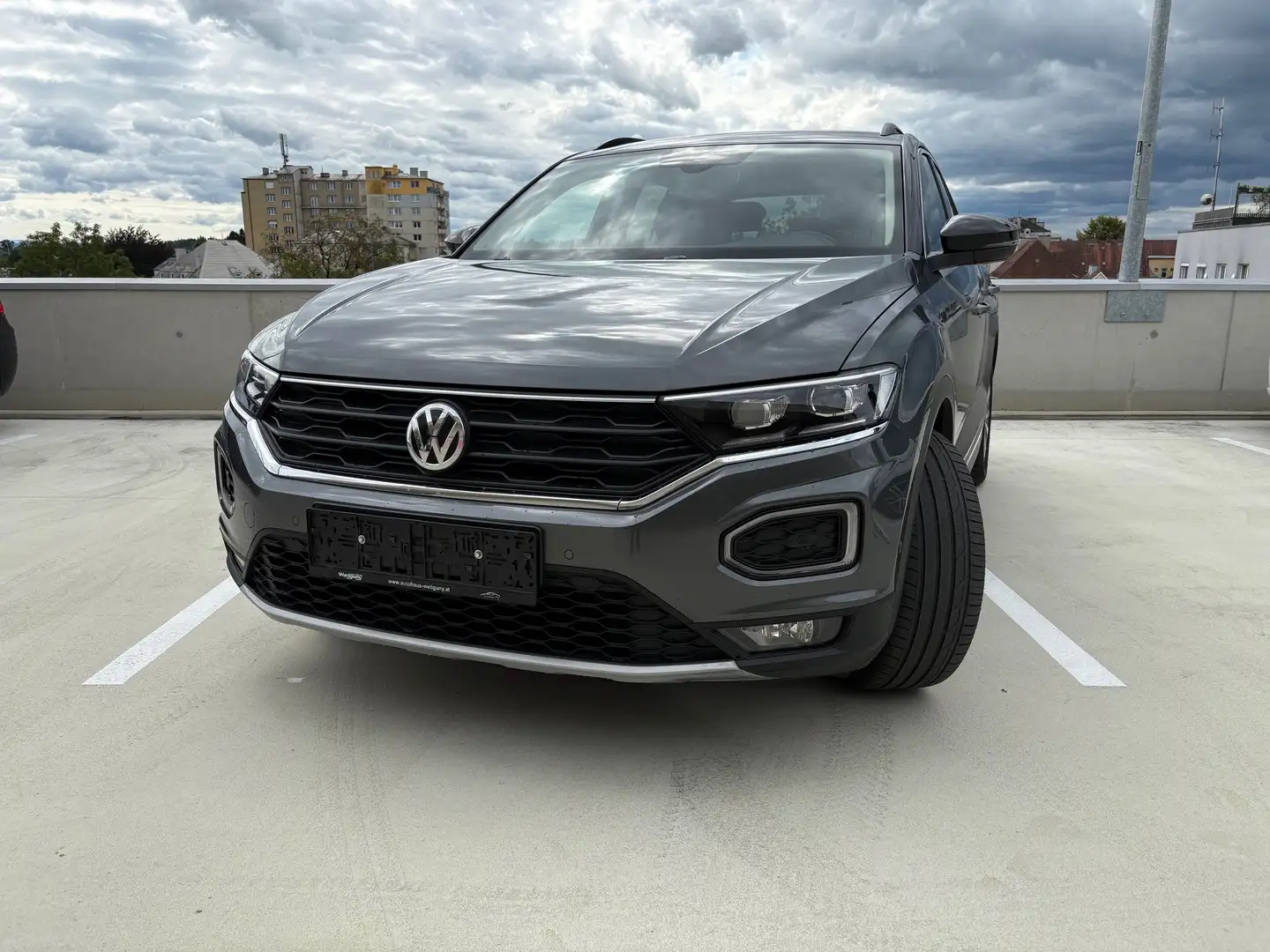 Volkswagen T-Roc T-Roc 1,0 TSI Design Design Grau - 1