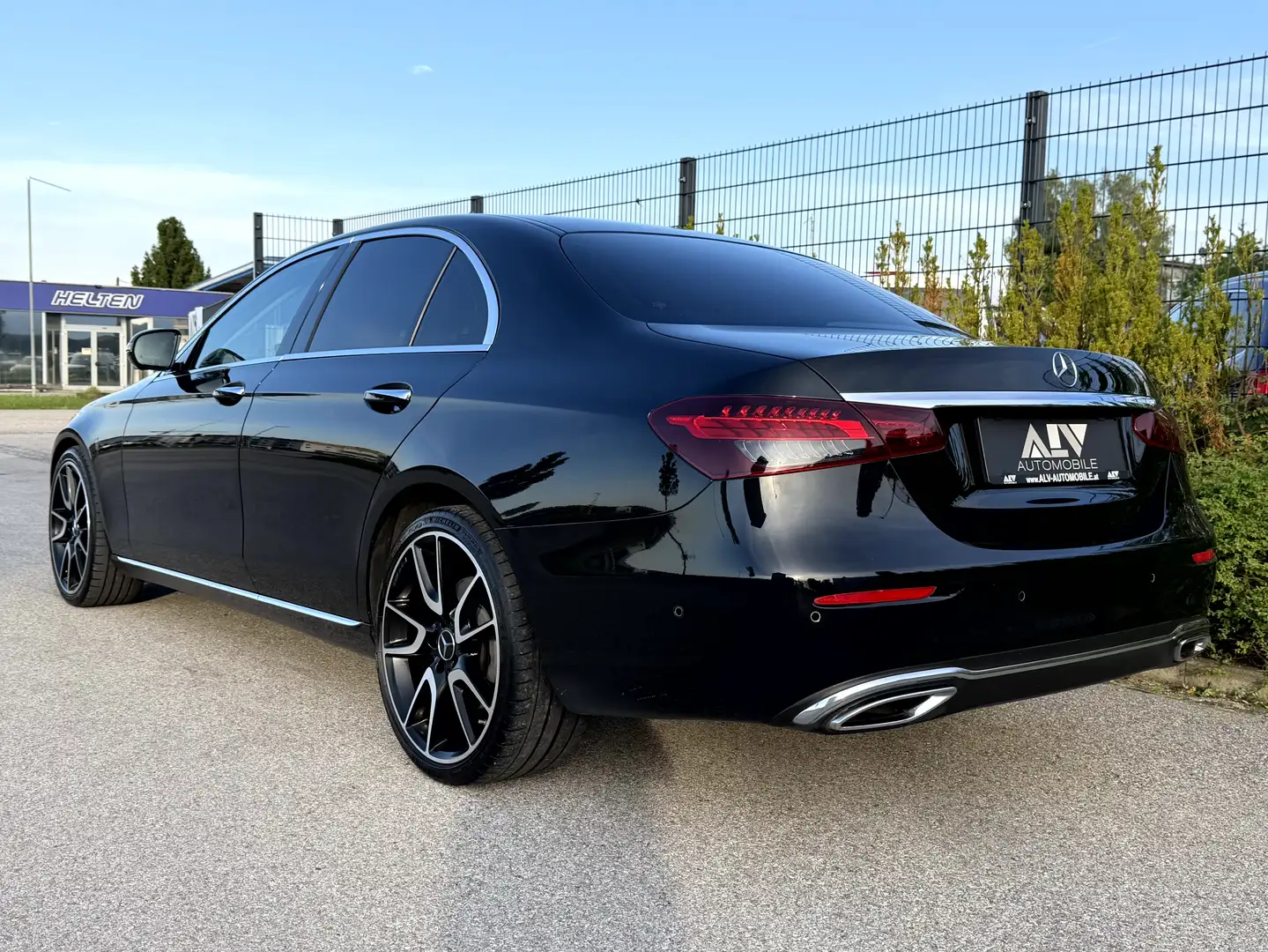 Mercedes-Benz E 400 E 400 d V6 4Matic Exclusiv Limousine Schwarz - 2