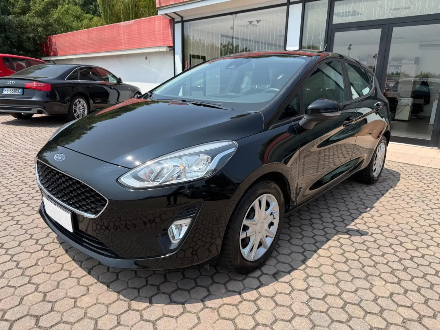 Ford Fiesta 1.0 Ecoboost Hybrid 125 CV 5 porte OK NEOPATENTATI Nero - 2