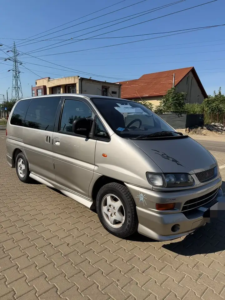 Mitsubishi Space Gear