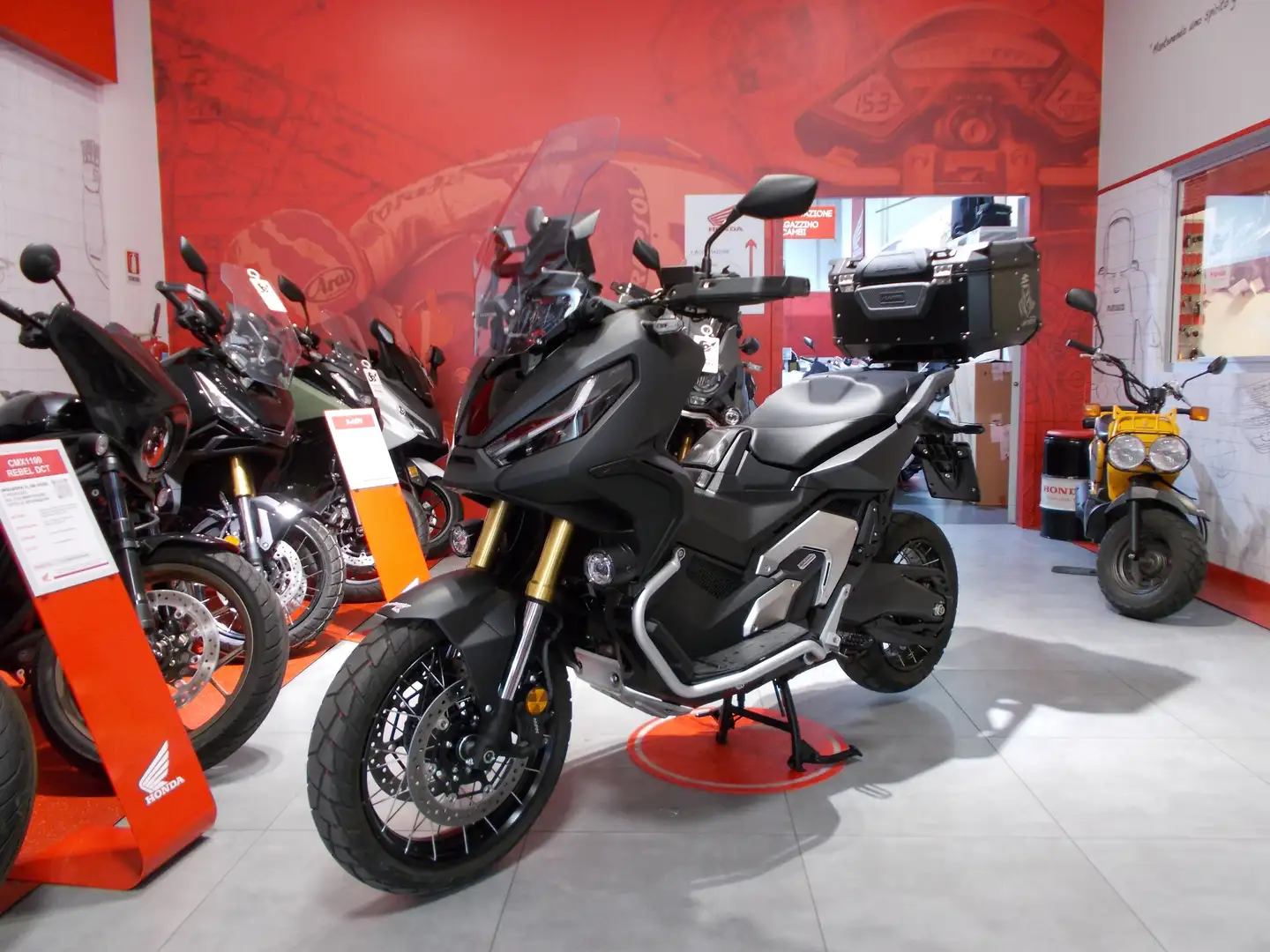 Honda X-ADV 750 dct Zwart - 2
