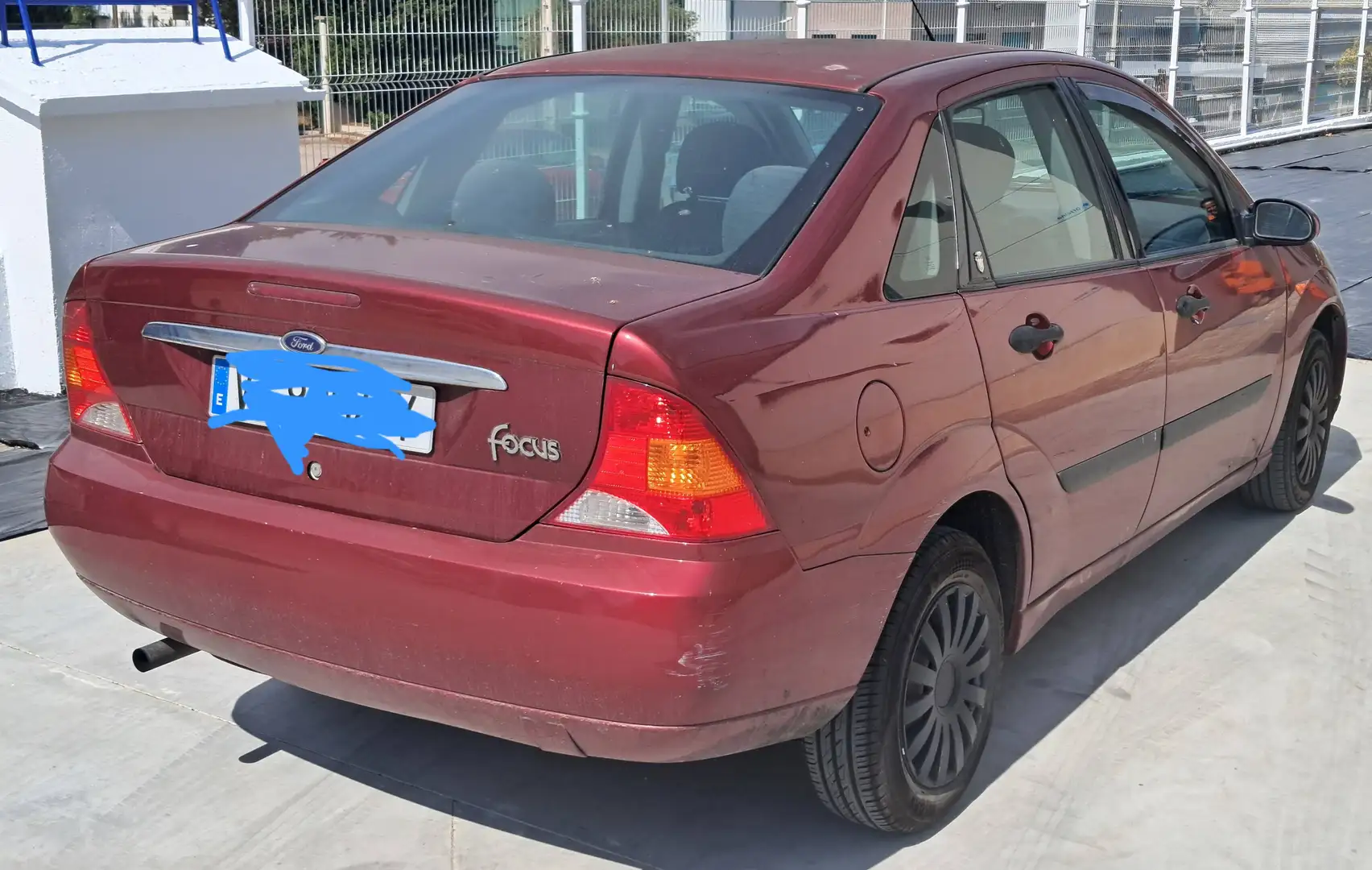 Ford Focus Focus Sedán 1.6i 16v. Ghia Ghia Rojo - 1