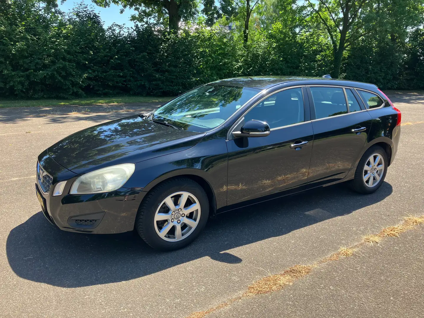 Volvo V60 V60 1.6 T3 Kinetic Zwart - 2
