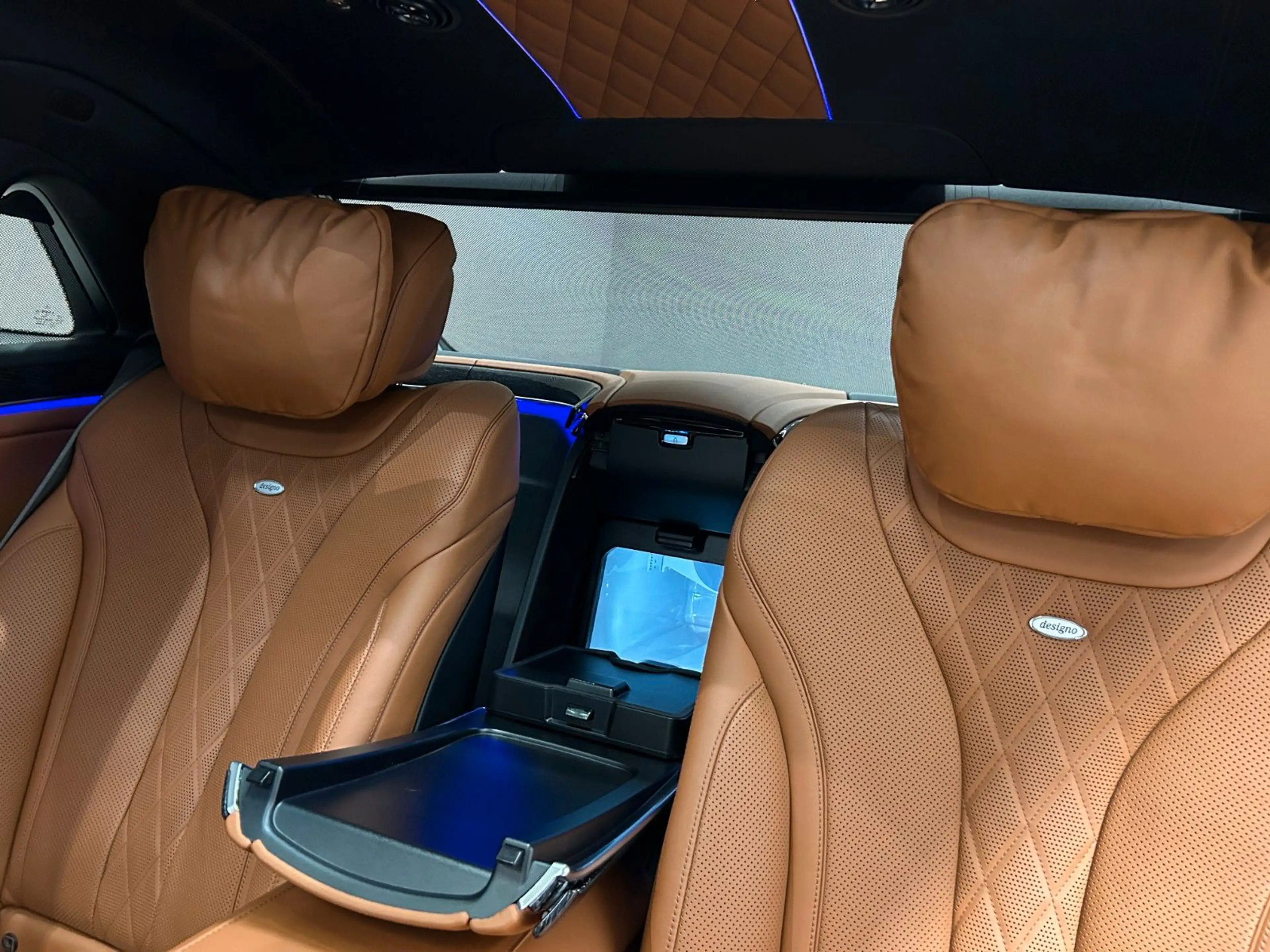 Maybach S560 Maybach 4M *CHAUFFEUR PAKET*FOND-TV*MASSAGE — photo 15
