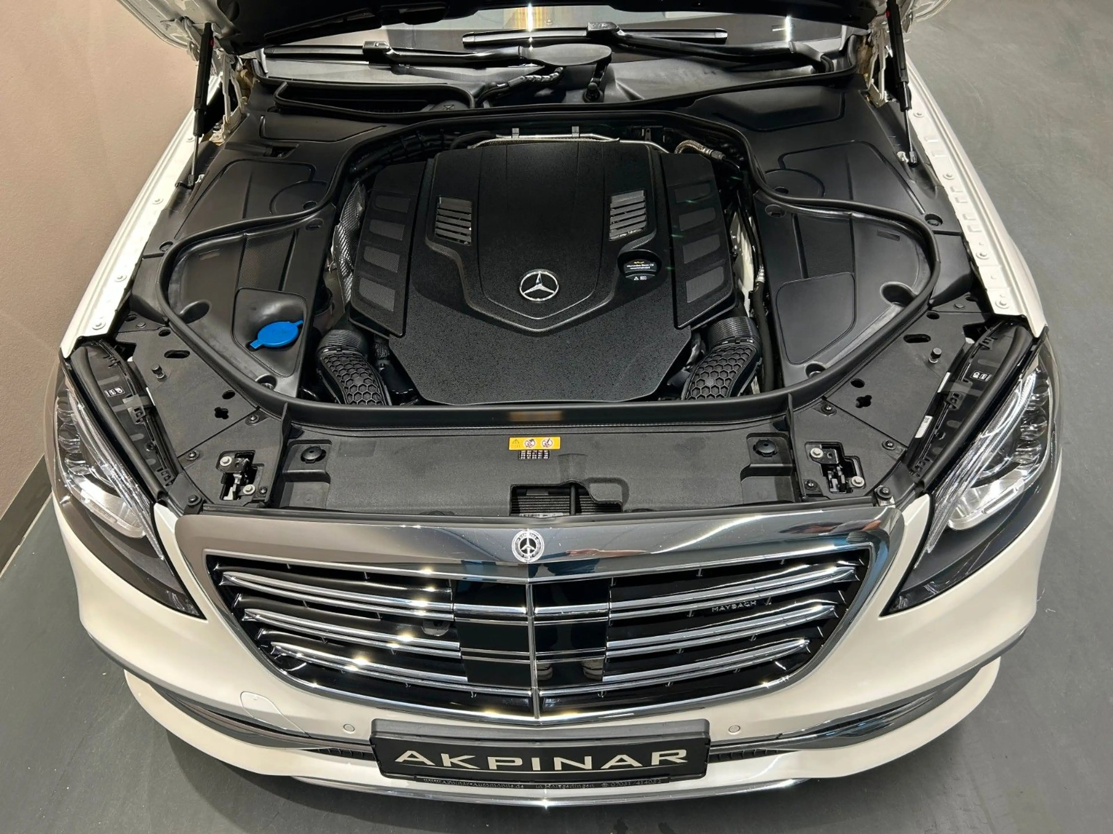 Maybach S560 Maybach 4M *CHAUFFEUR PAKET*FOND-TV*MASSAGE — photo 6