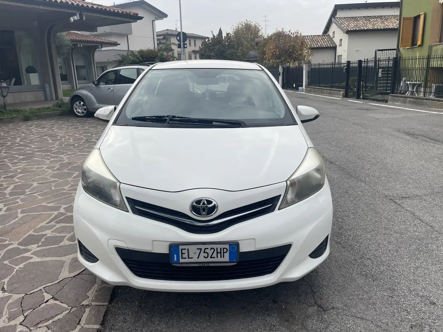 Toyota Yaris Yaris III 2011 5p 1.0 Active Bianco - 1