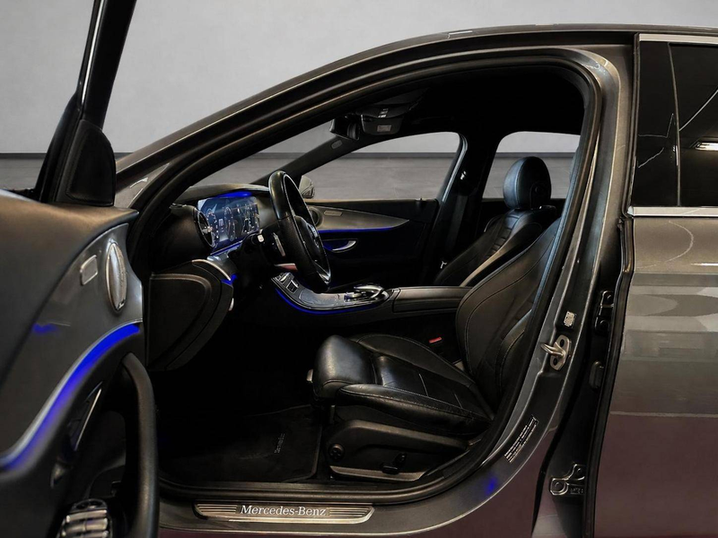 Mercedes-Benz E 200 AMG LINE . //Burmester//Widescreen// — photo 12
