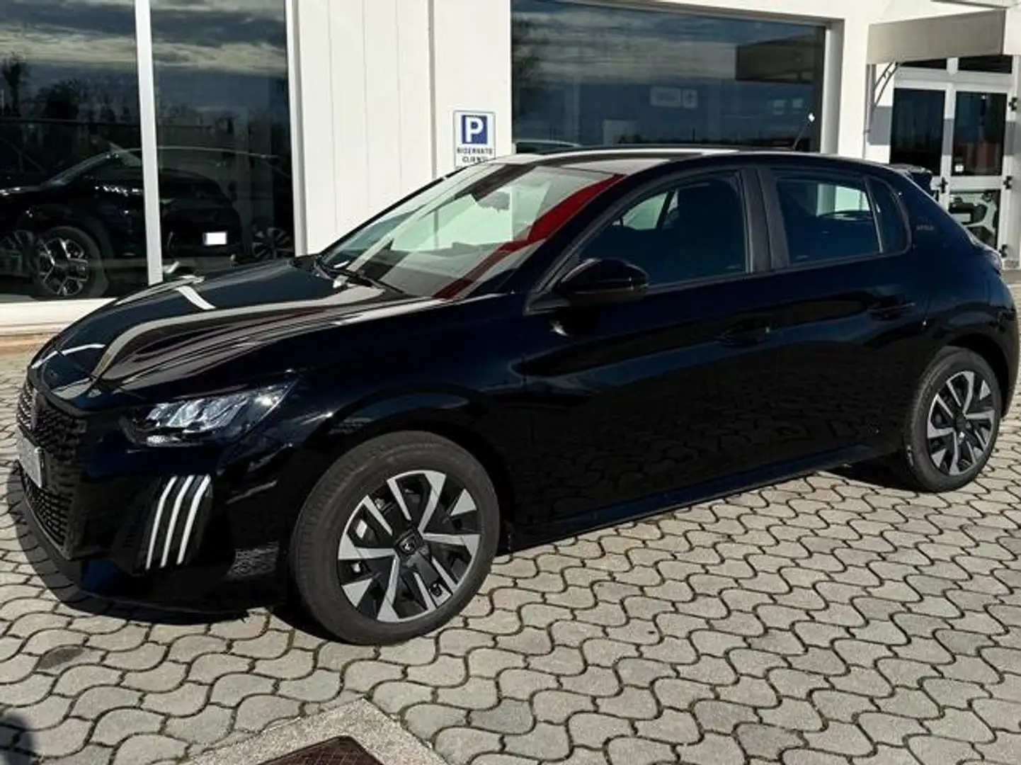 Peugeot 208 1.2 HYBRID 100 e-DCS6 Style Nero - 1