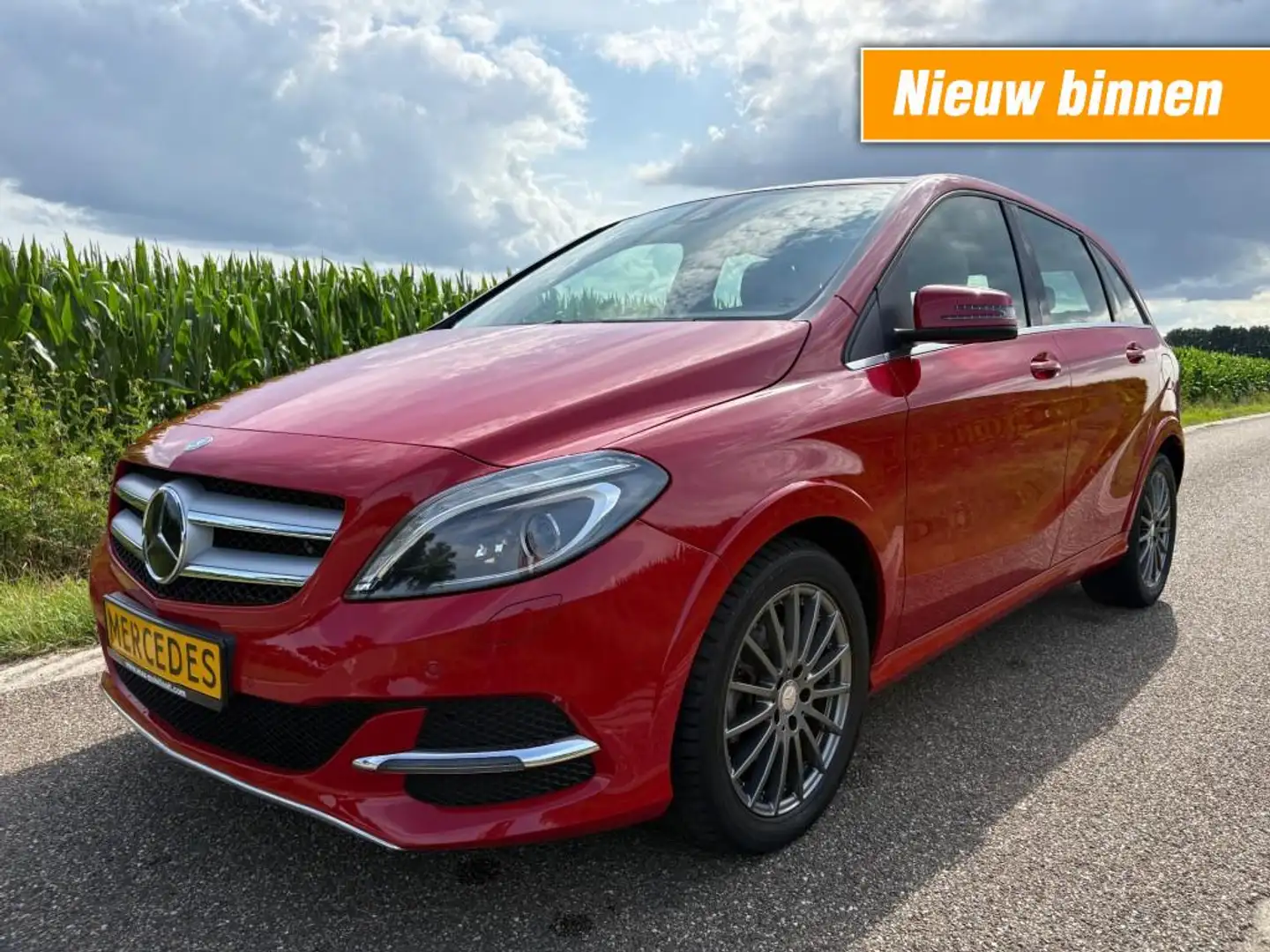 Mercedes-Benz B Electric Drive 250 E / AUTOMAAT / VOLL / NIEUWSTAAT Rot - 1
