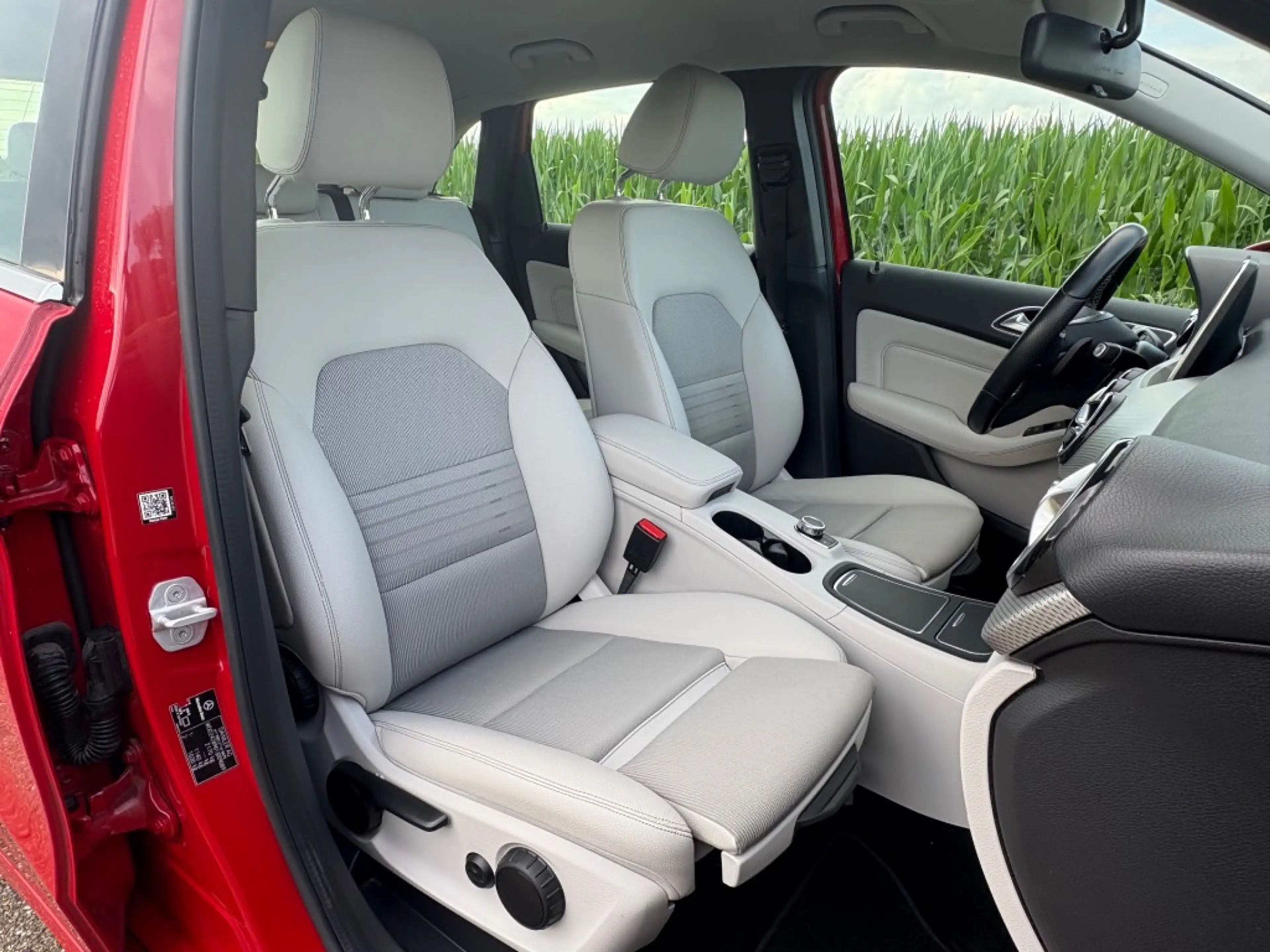 Mercedes-Benz B Electric Drive 250 E / AUTOMAAT / VOLL / NIEUWSTAAT — photo 11