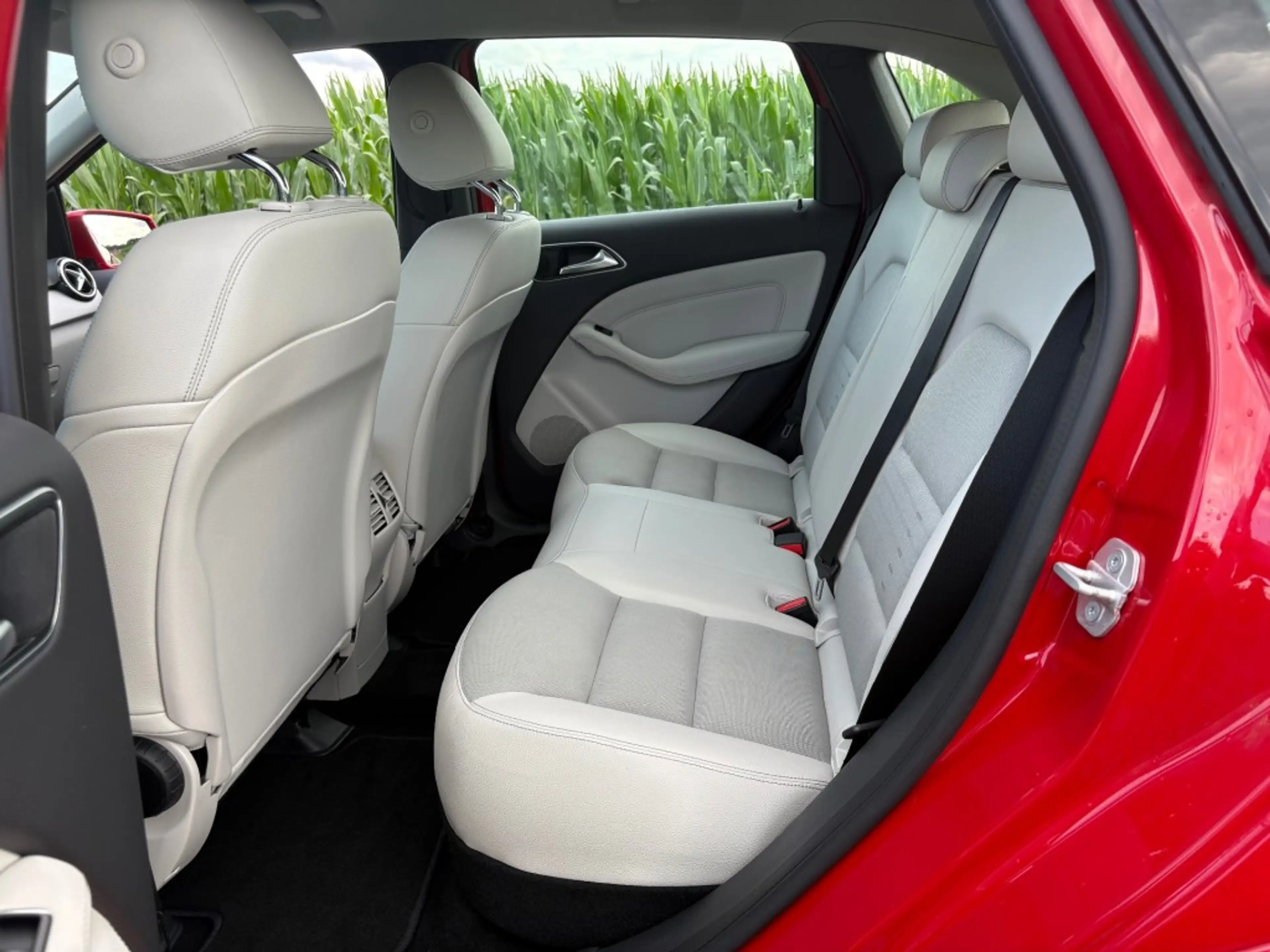 Mercedes-Benz B Electric Drive 250 E / AUTOMAAT / VOLL / NIEUWSTAAT — photo 8