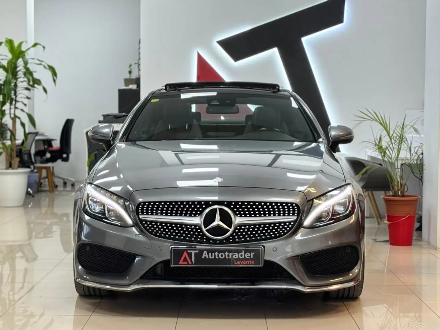 Mercedes-Benz C 250 Coupé 250d 4Matic 9G-Tronic Plateado - 2