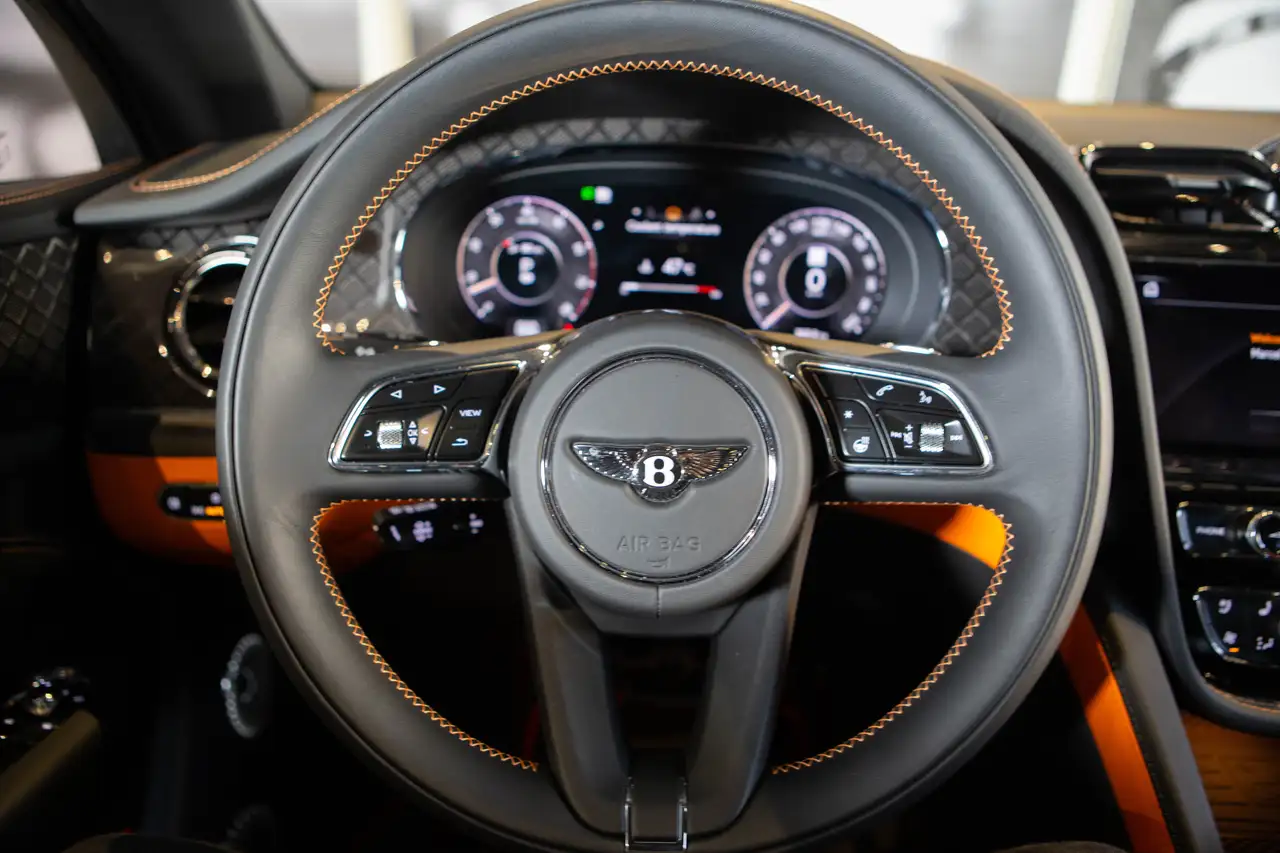 Bentley Bentayga снимка Bentley Bentayga