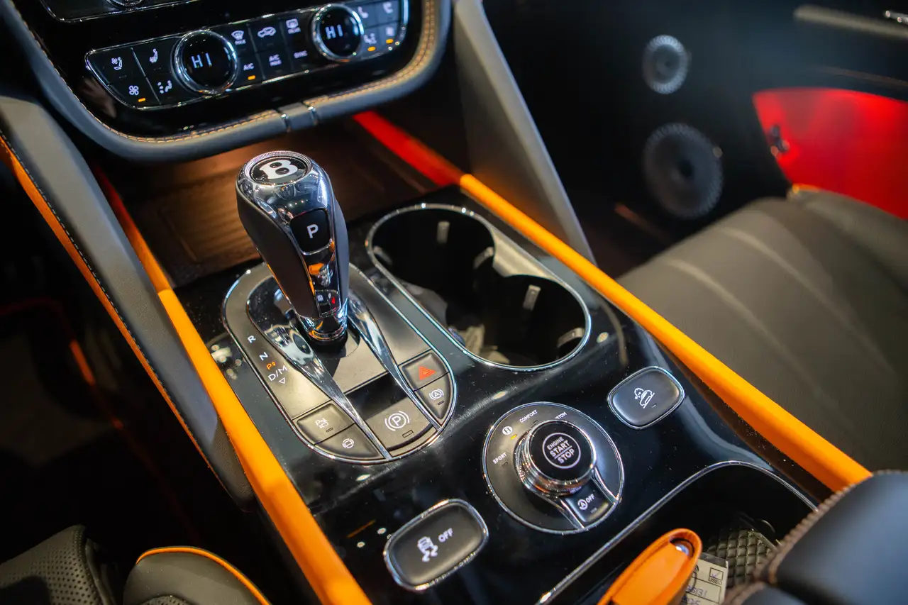 Bentley Bentayga снимка Bentley Bentayga