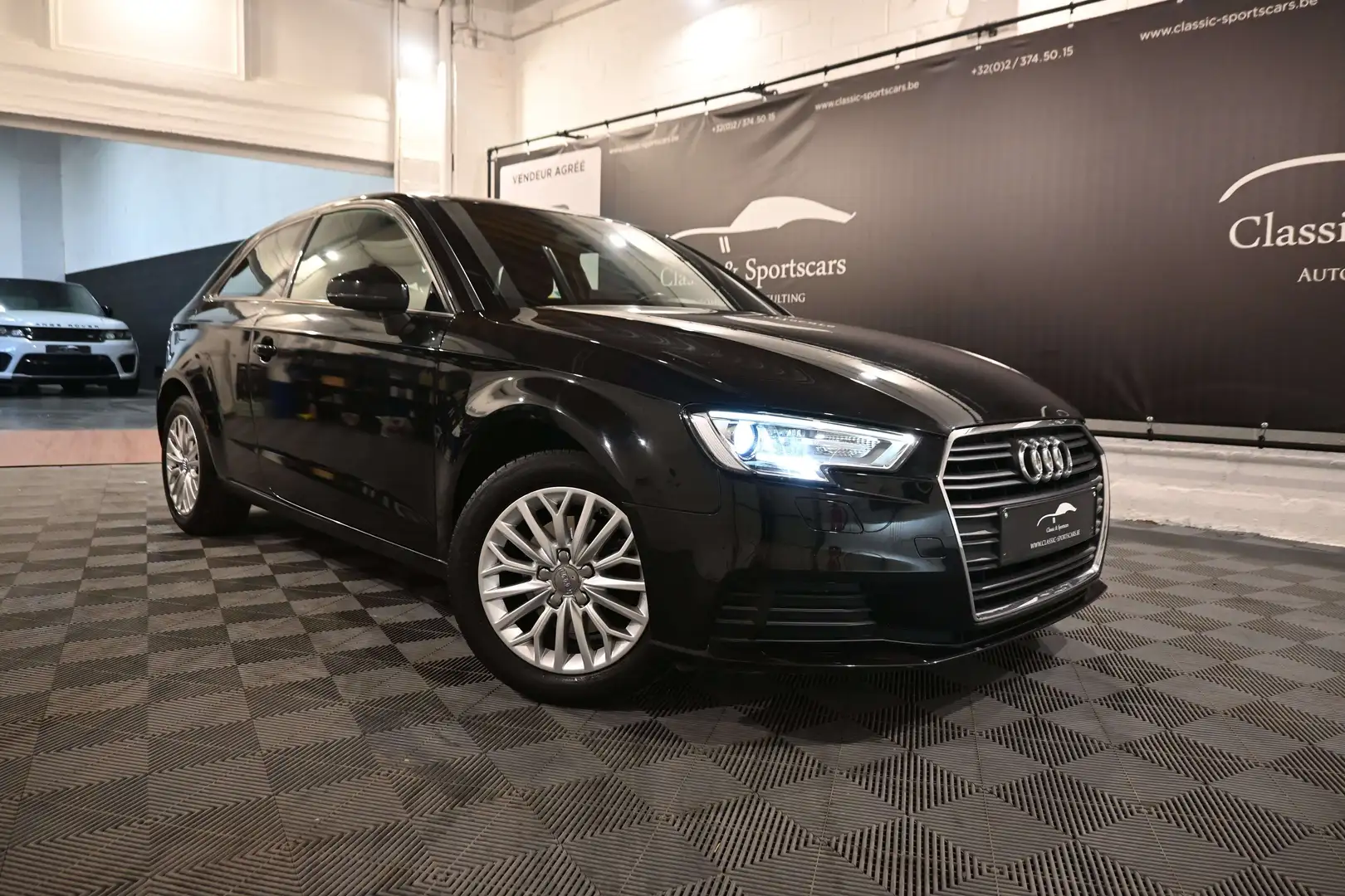 Audi A3 1.0 TFSI Design / LED / CRUISE / NAV Noir - 2