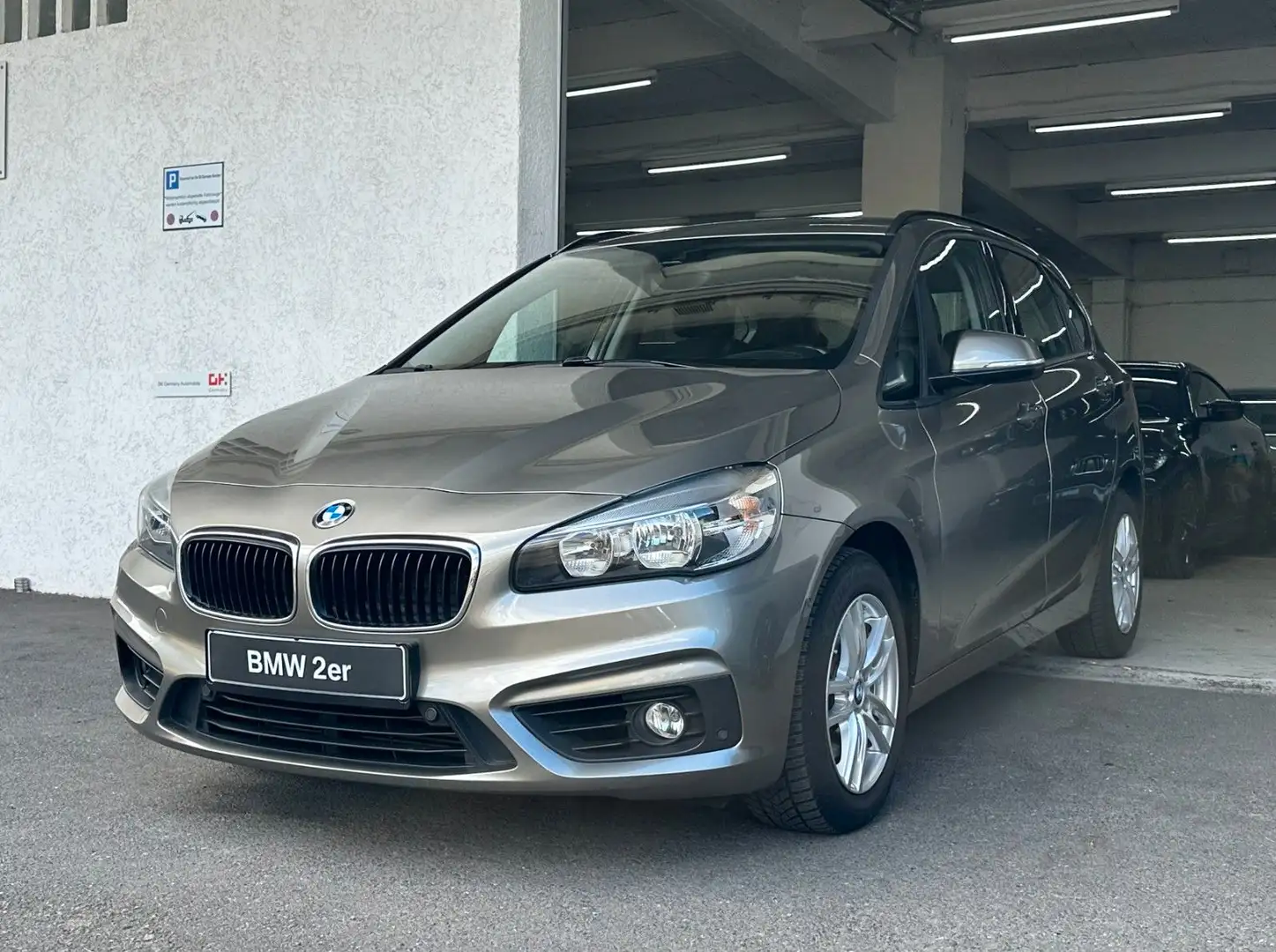 BMW 218 218i Automatik Metallic 2 PDC 1 Hand Silber - 1