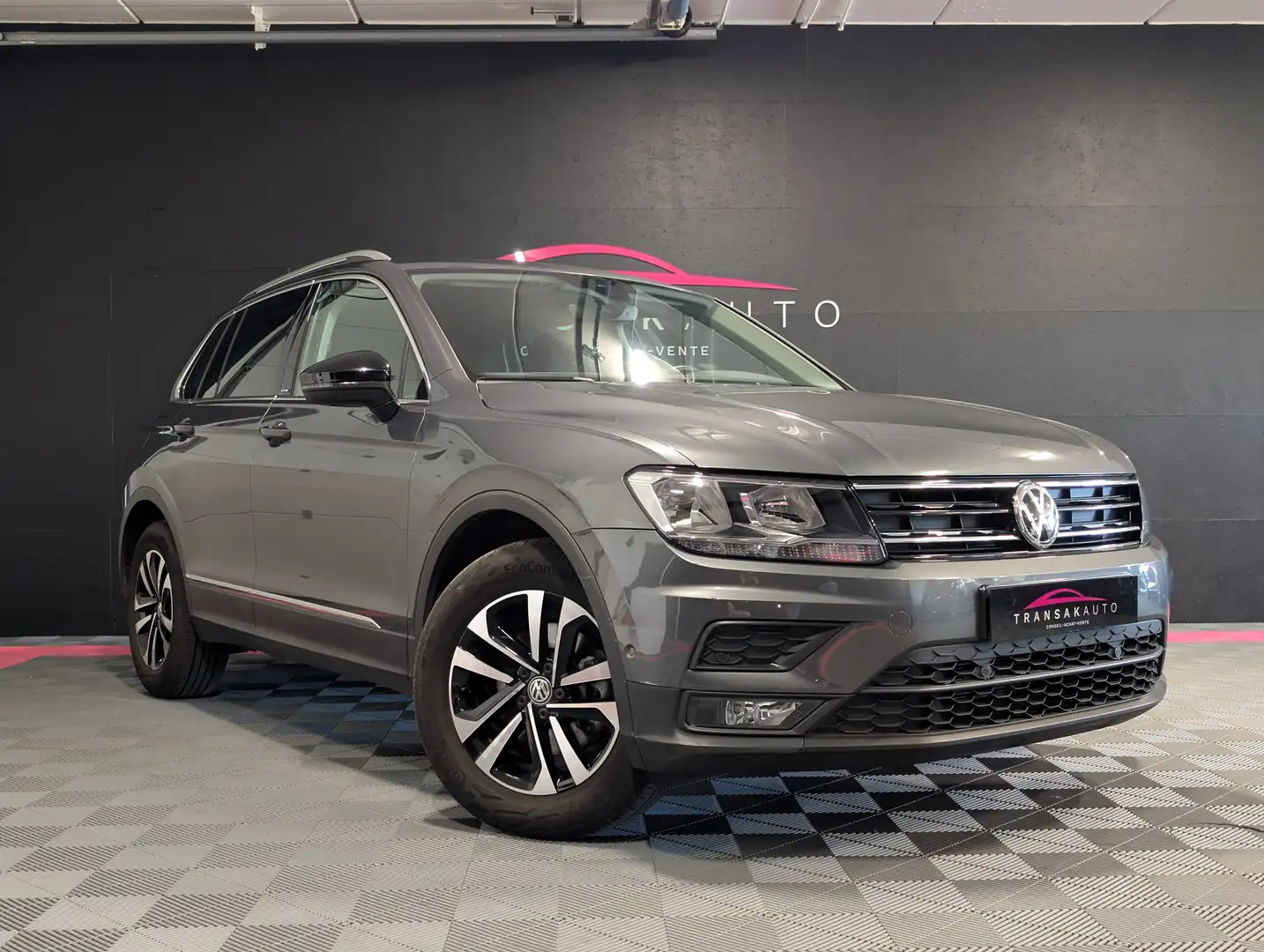 Volkswagen Tiguan 1.5 TSI ACT IQ.Drive OPF DSG Grijs - 2