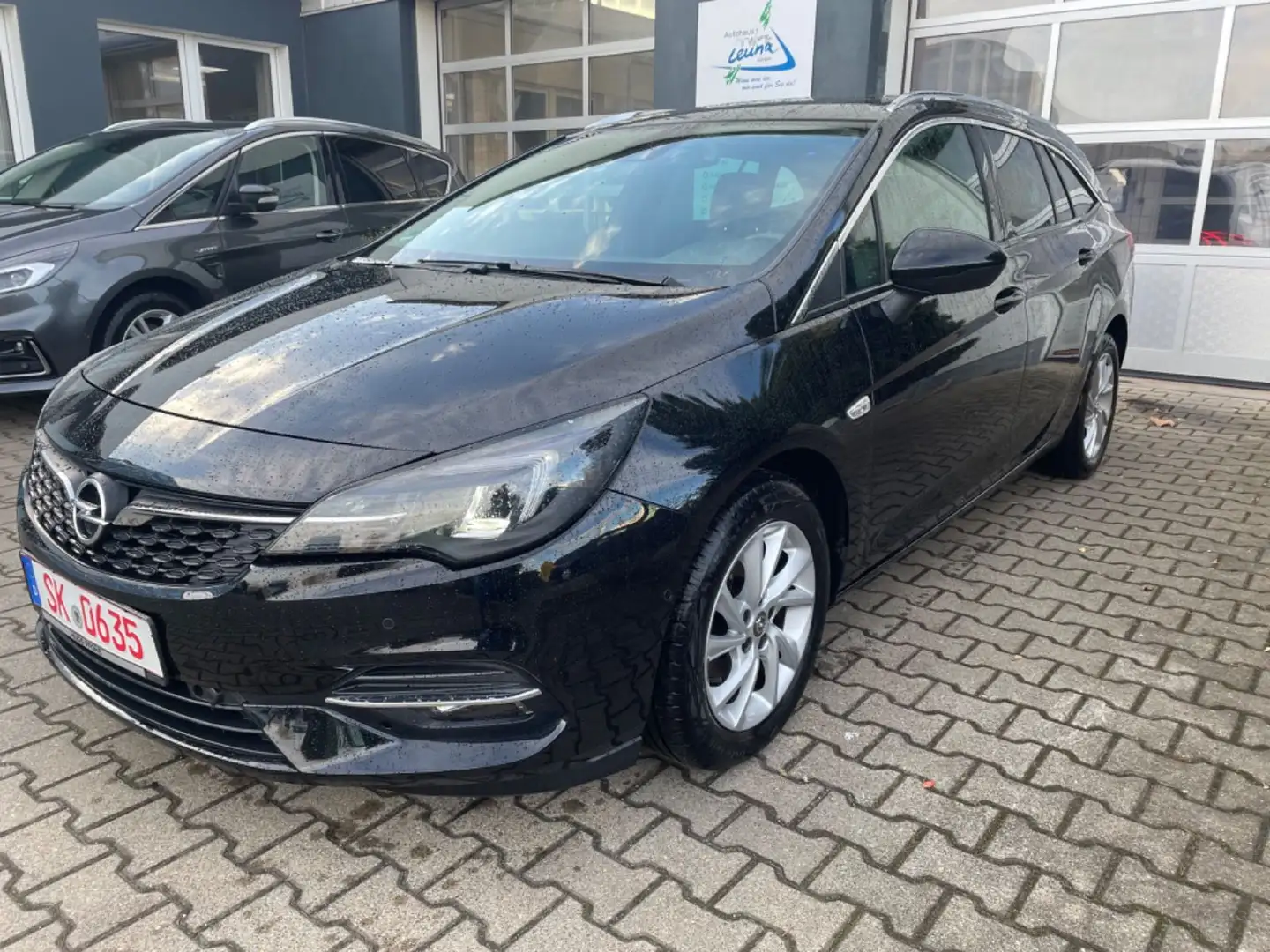 Opel Astra K Sports Kombi 130Ps Elegance NAV/LED/WiPa Schwarz - 1