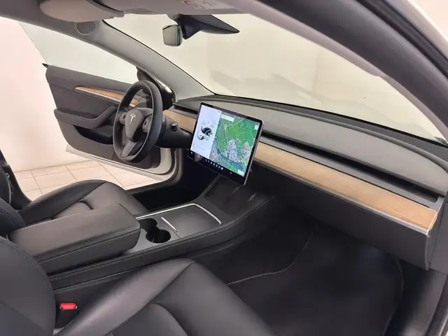 Tesla Model 3 view 14