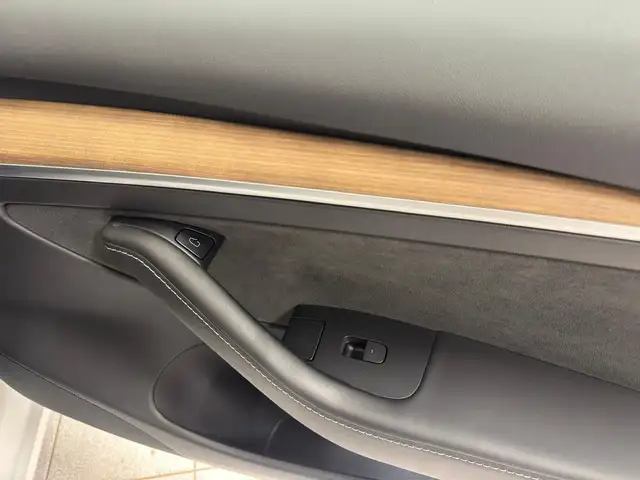 Tesla Model 3 view 12